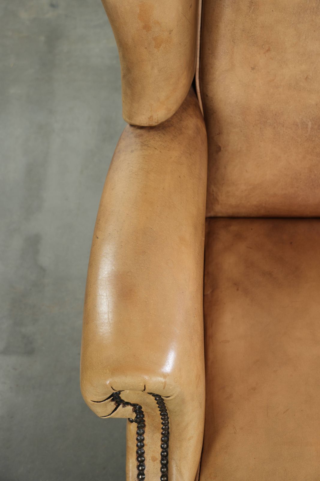 Lichte Koeienhuid Vleugelfauteuil Met Tijdloze Engelse Uitstraling En Goed Zitcomfort photo buy