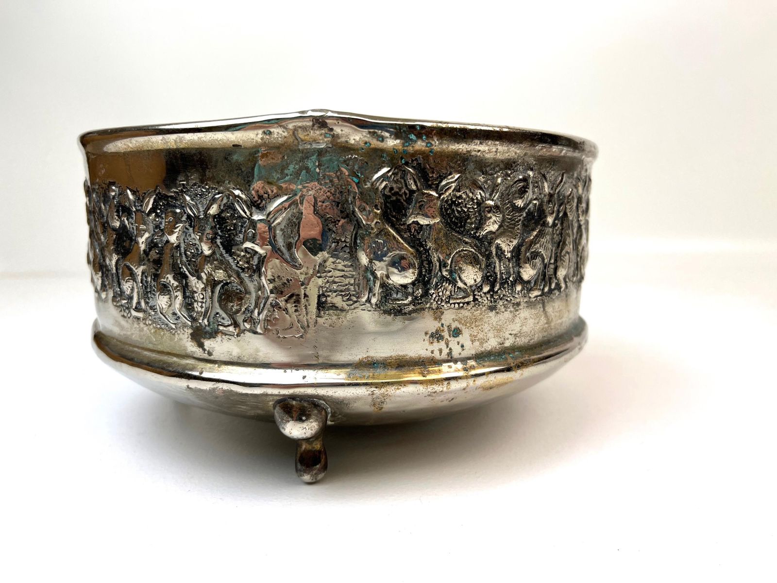 Coupe de milieu de table d'époque en métal argenté, lapins en relief, Allemagne, vers 1880 photo Décoration