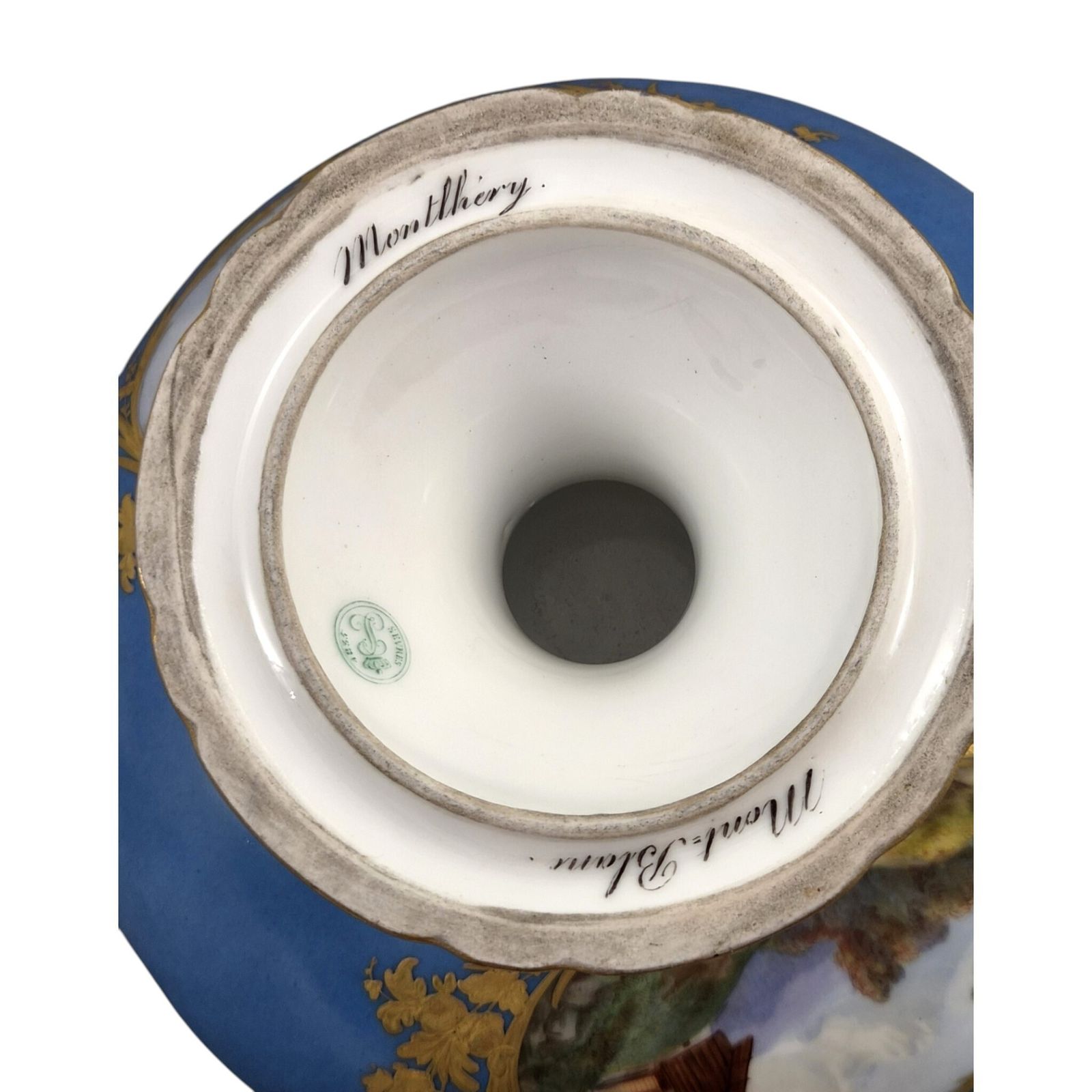 Unieke Sèvres blauwe porseleinen tazza op voetstuk met gezichten op Montlhéry en Mont Blanc, 1835 photo buy