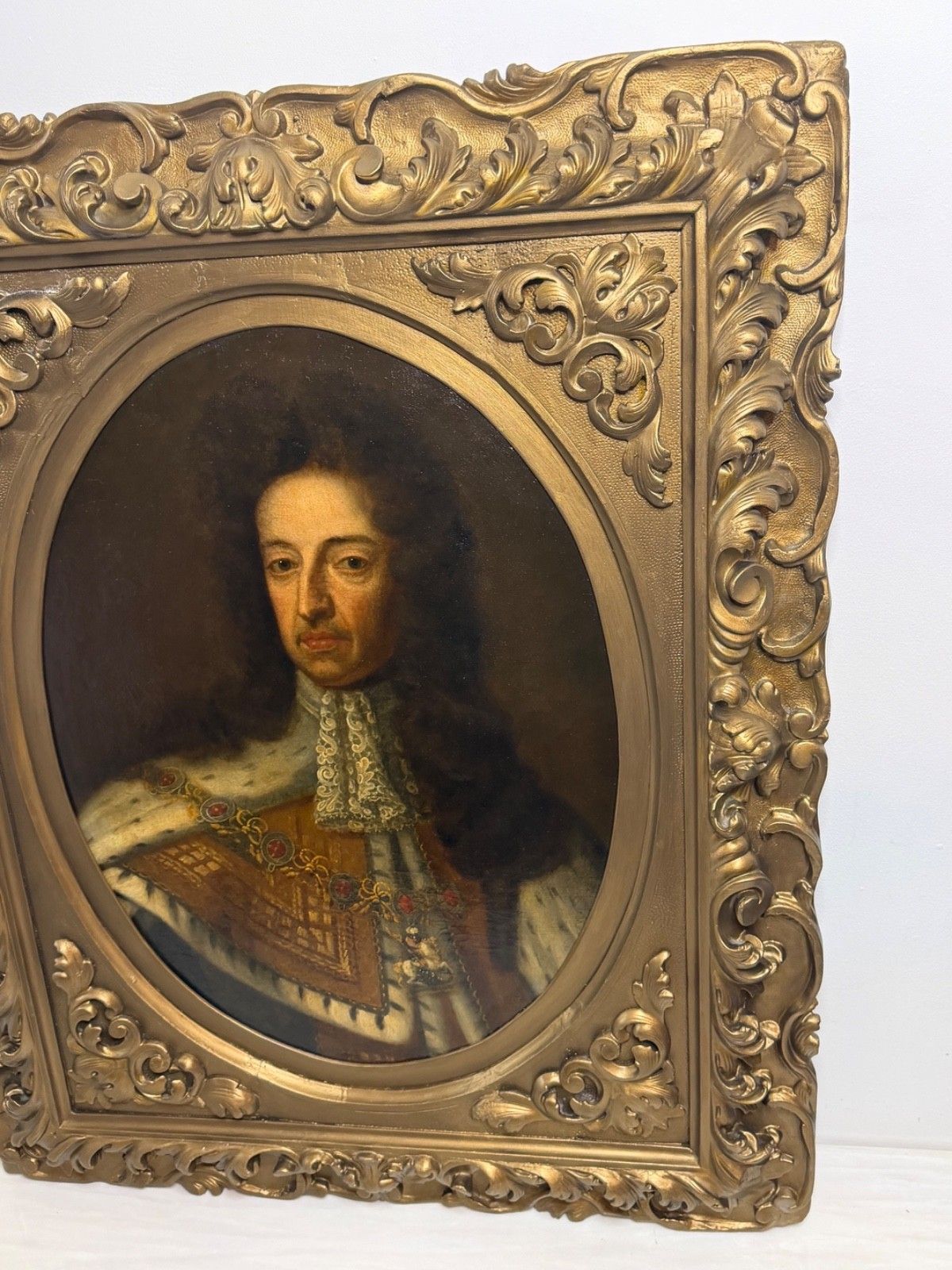 Groot 18e-eeuws olieverfportret van de koninklijke koning Willem III in koninklijke gewaden, de Orde van de Kouseband dragend, naar Godfrey Kneller photo 9800.0