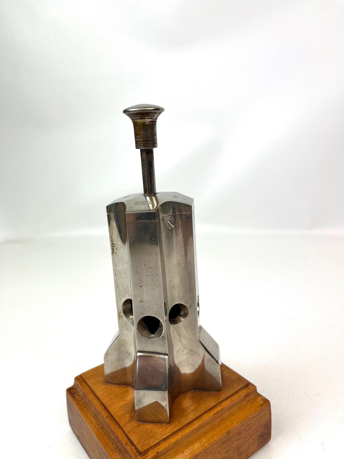 Coupe-cigares Bauhaus Machine Age Art Déco Metropolis, par A. Hösche Alhöso Solingen photo for sale
