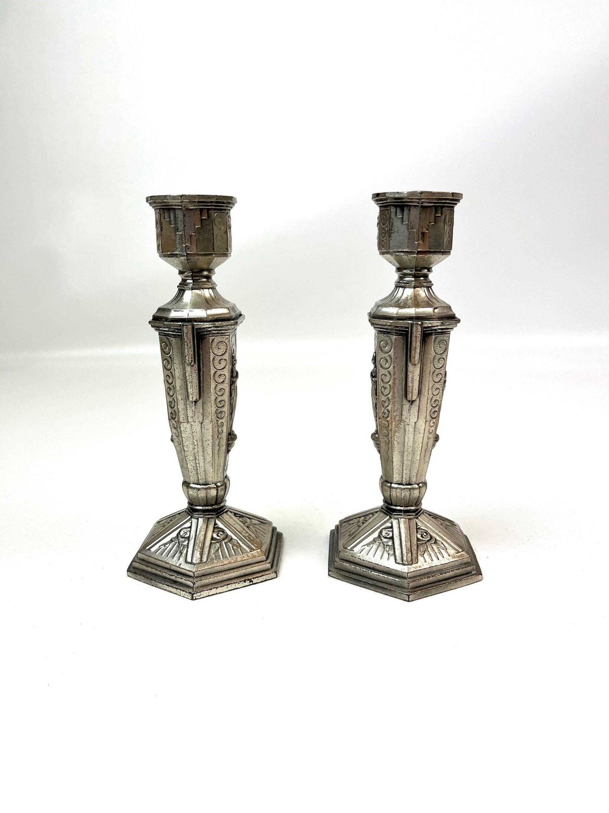 Antiek paar kleine Franse art deco chromen kerkkandelaars, kandelaarhouders, Heilige Maria photo for sale