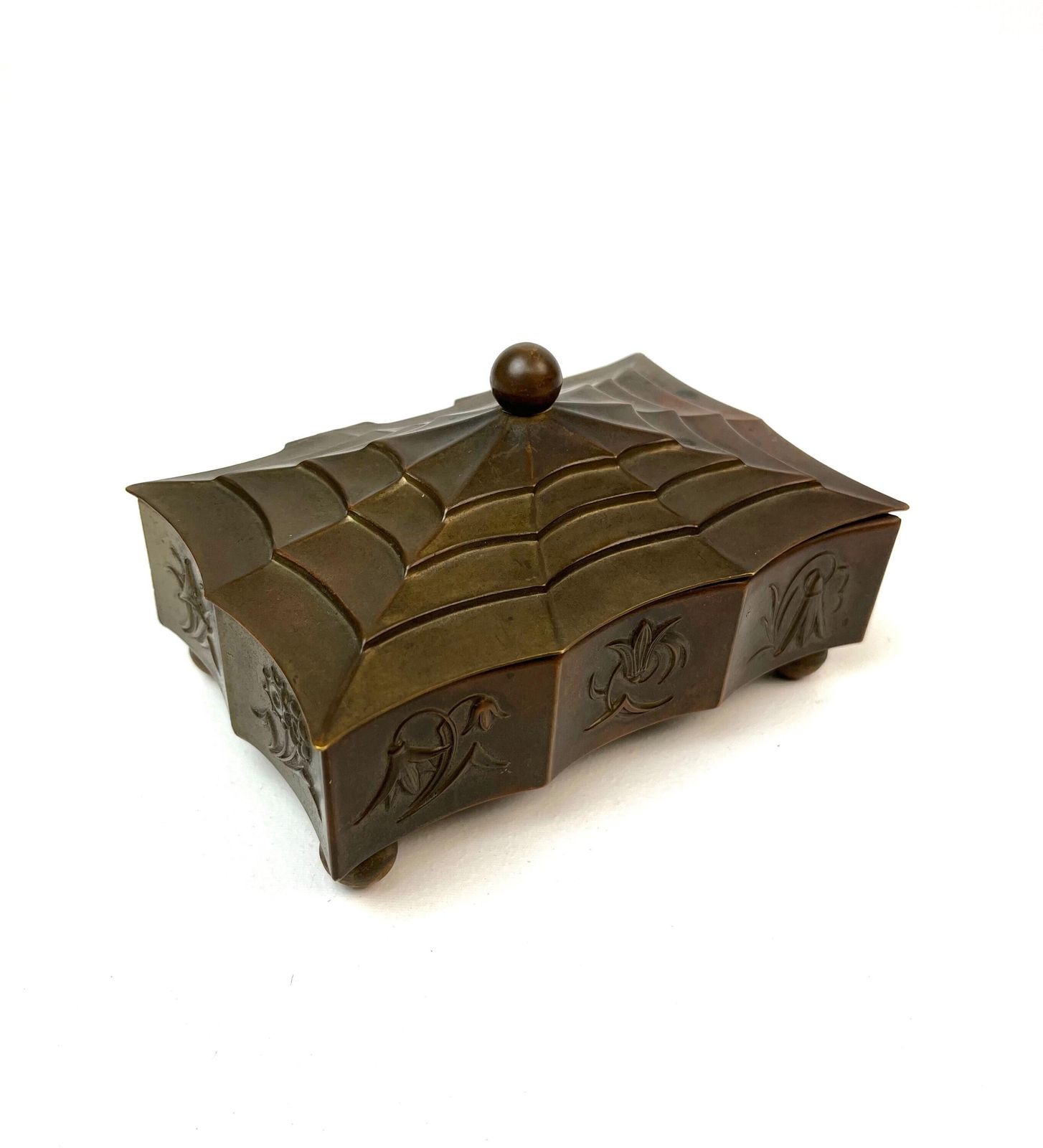 Boîte à bijoux Art déco Bauhaus Sécession viennoise, par Dagobert Peche pour Wiener Werkstätte photo for sale