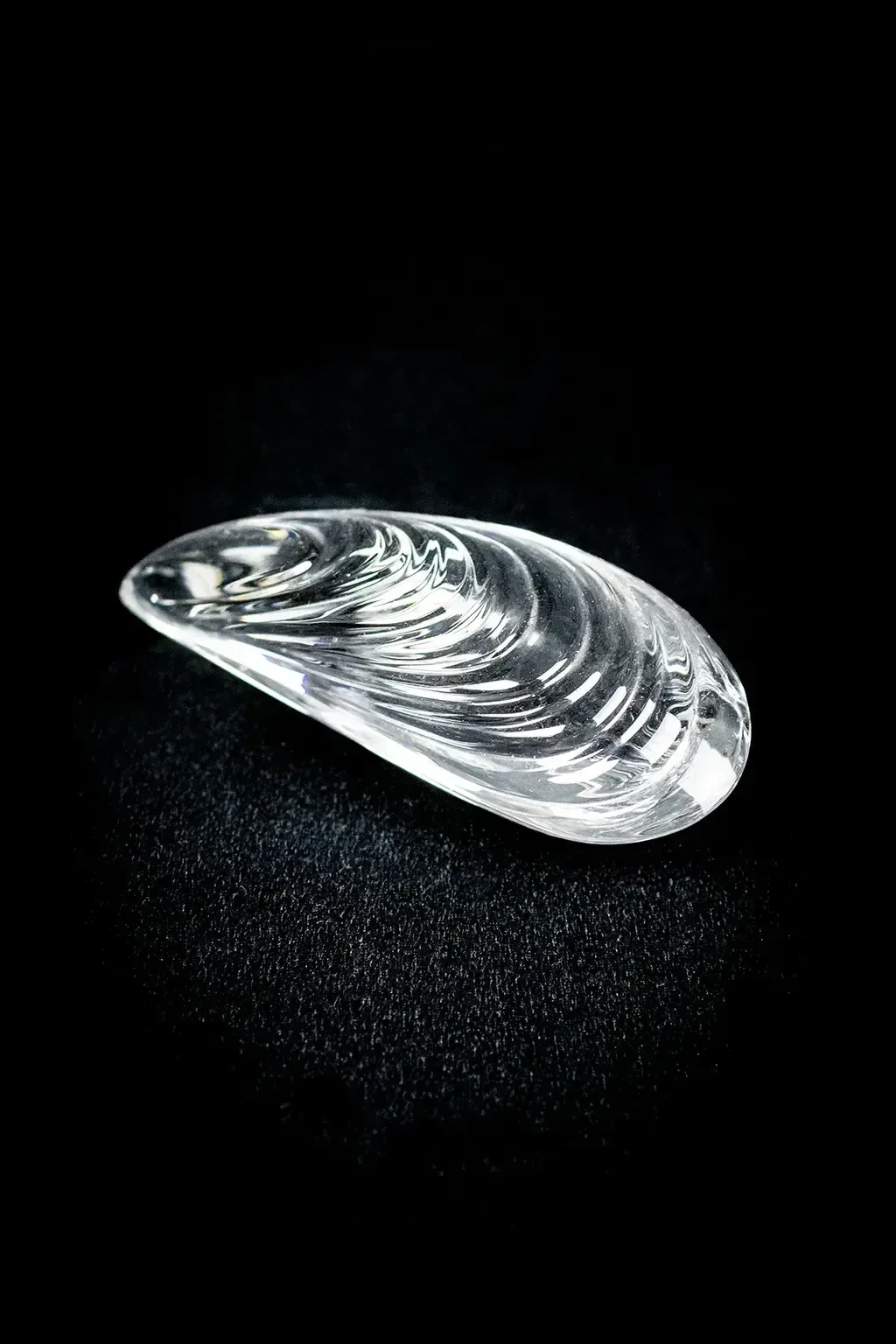 Baccarat Crystal Paperweight, Mussel Pattern  Blown And Cut Sculpture photo furniture