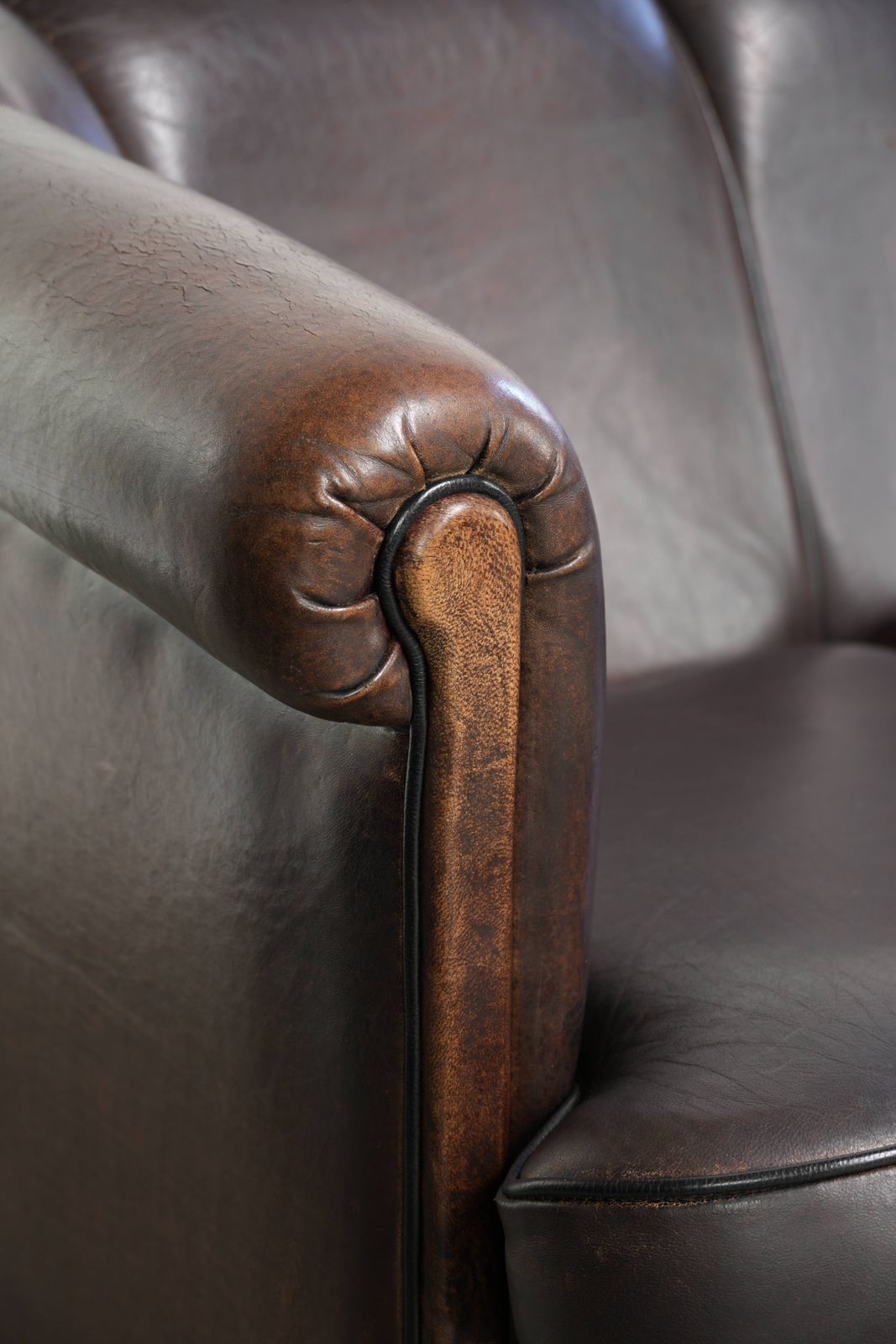 photo furniture Beautiful Set Consisting Of A Sheepskin Sofa Together With Its Matching Club Armchair With A Luxurious Appearance