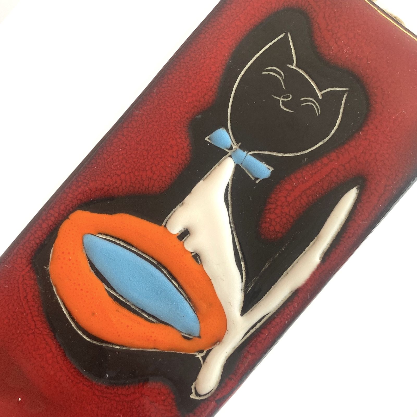 San Marino Pottery wandplaquette, kattendesign in levendige rode glazuur, Italiaanse keramiek jaren 1960 photo Kunst