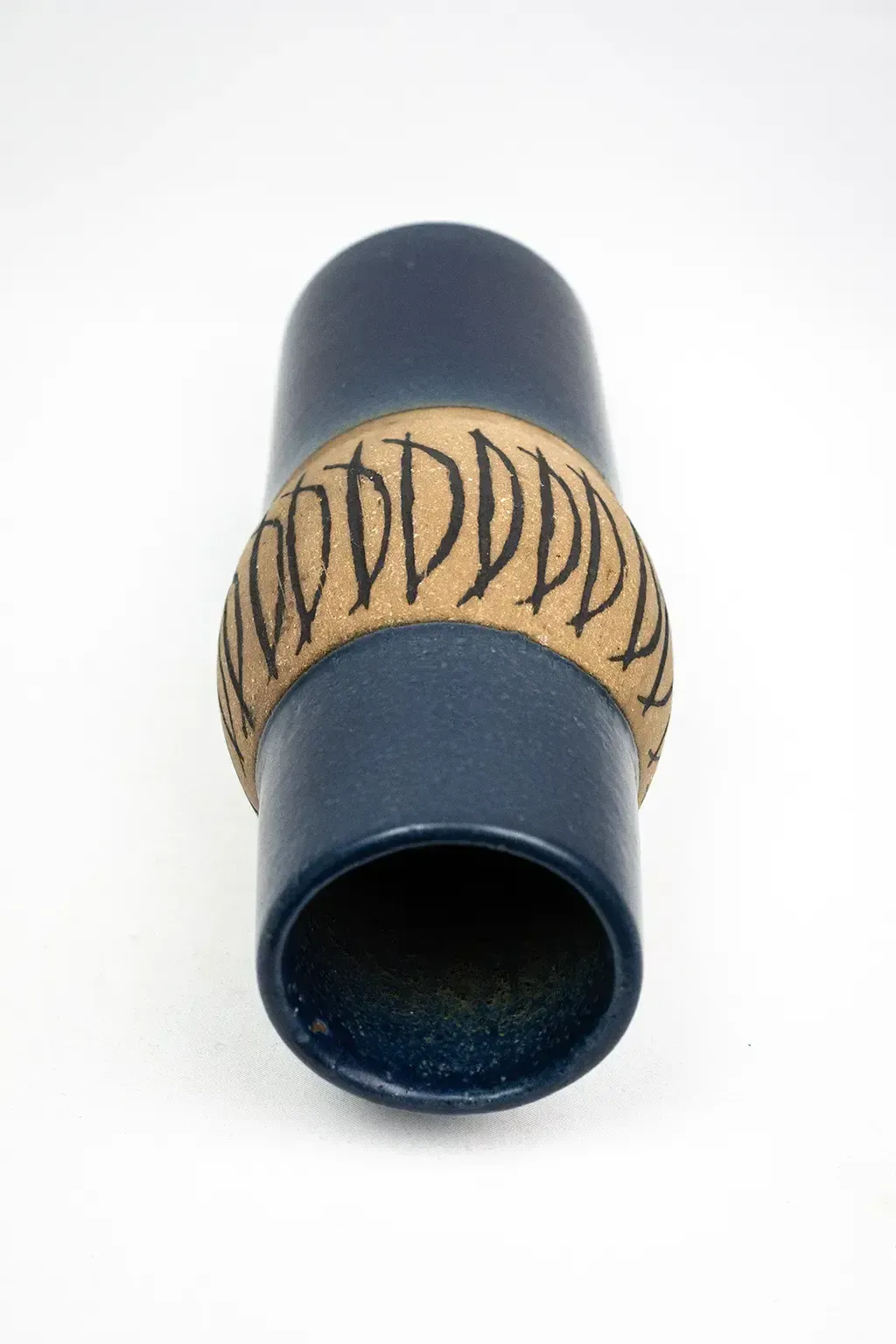 Vase cylindrique Lisa Larson en grès émaillé bleu nuit à décor graphique, Gustavsberg, Suède, années 1960 photo buy