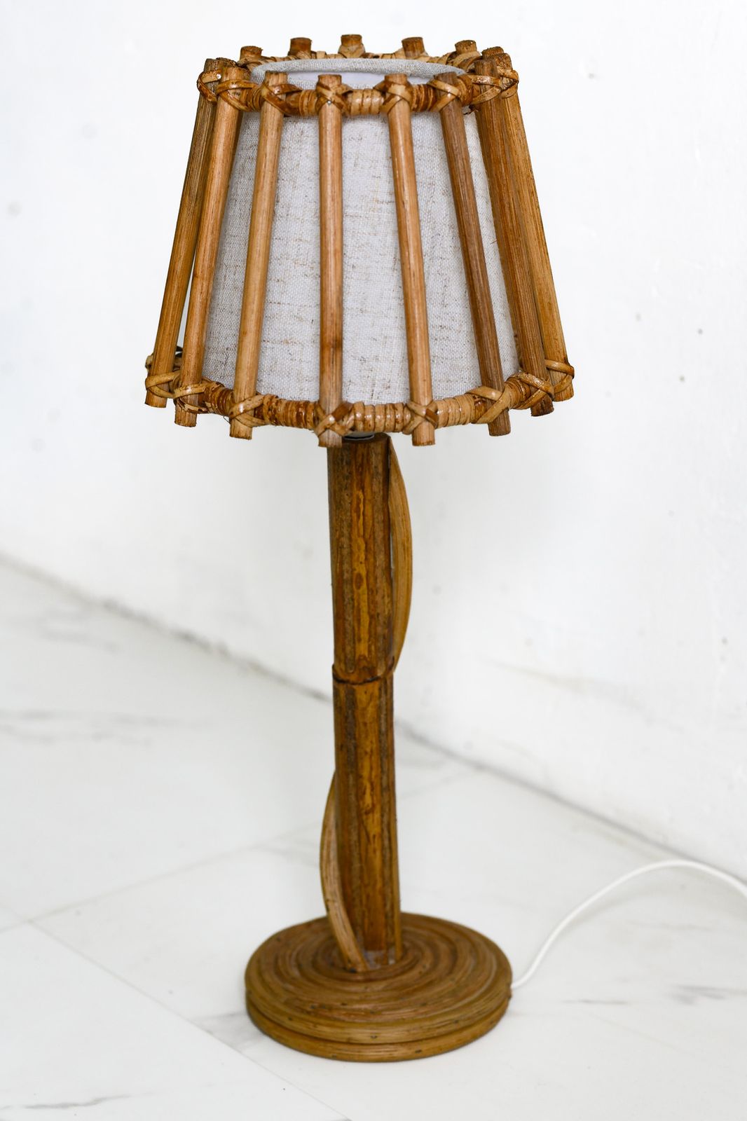 Mid-Century Pencil Reed Rattan Tafellamp
