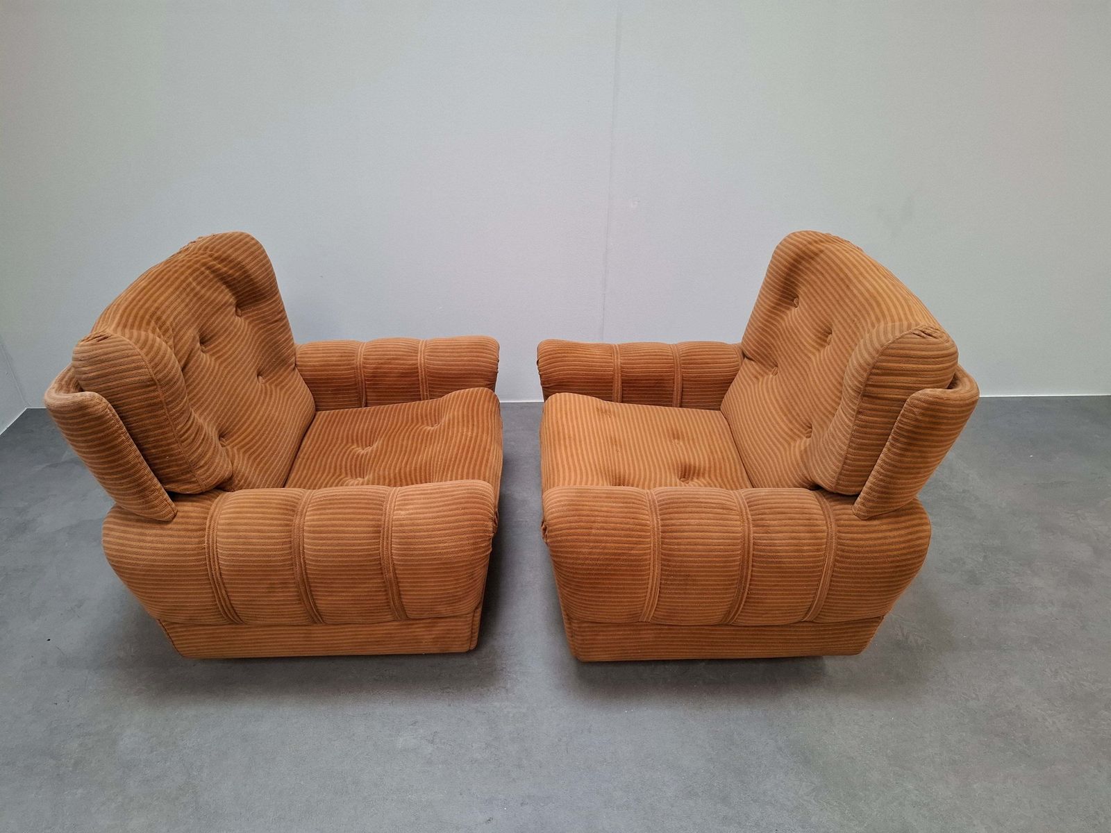 photo for sale Paar Tsjechische TON-fauteuils, 1985, mid-century gestoffeerde lounge chairs