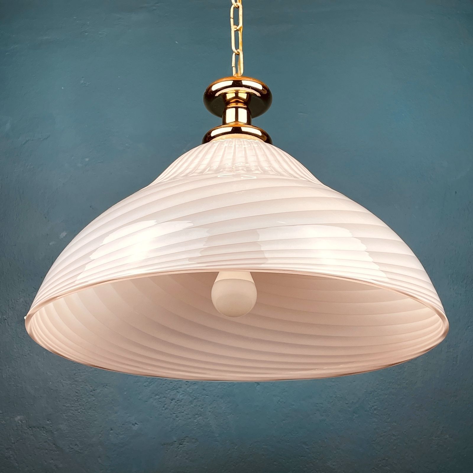 Grote swirl roze Murano glazen hanglamp, Italië, jaren 1970 photo buy