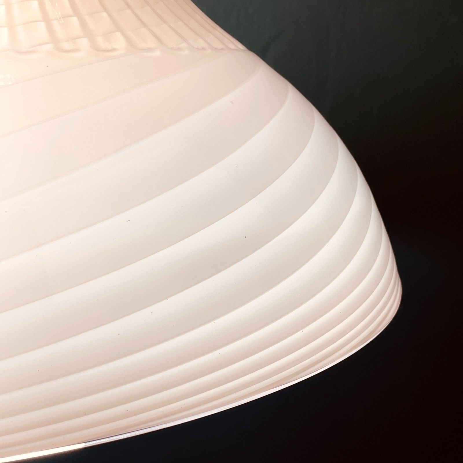photo furniture Large Swirl Pink Murano Glass Pendant Lamp Italy 1970s