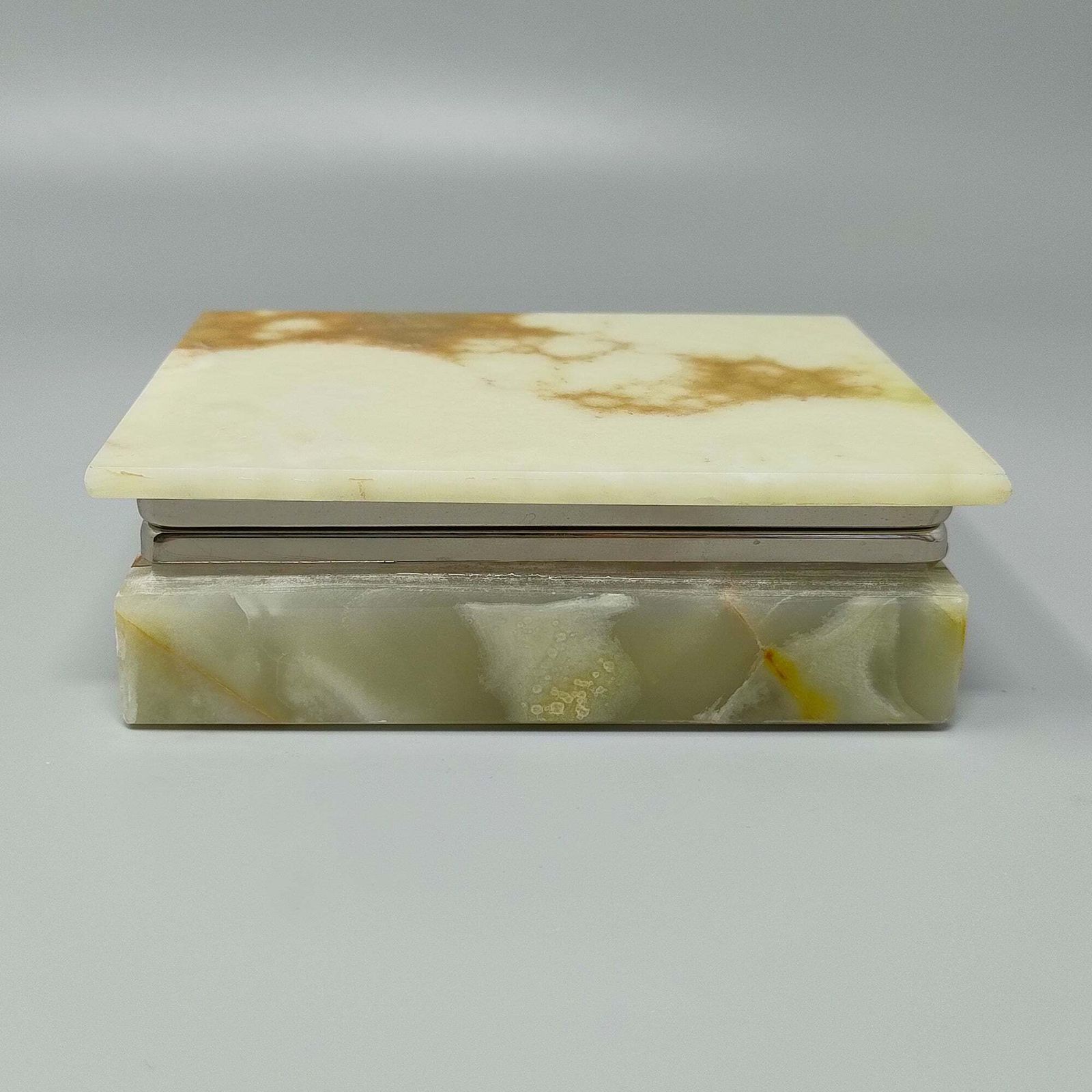 Ca. jaren 1960, bijzondere doos in onyx. Made In Italy photo 289.0