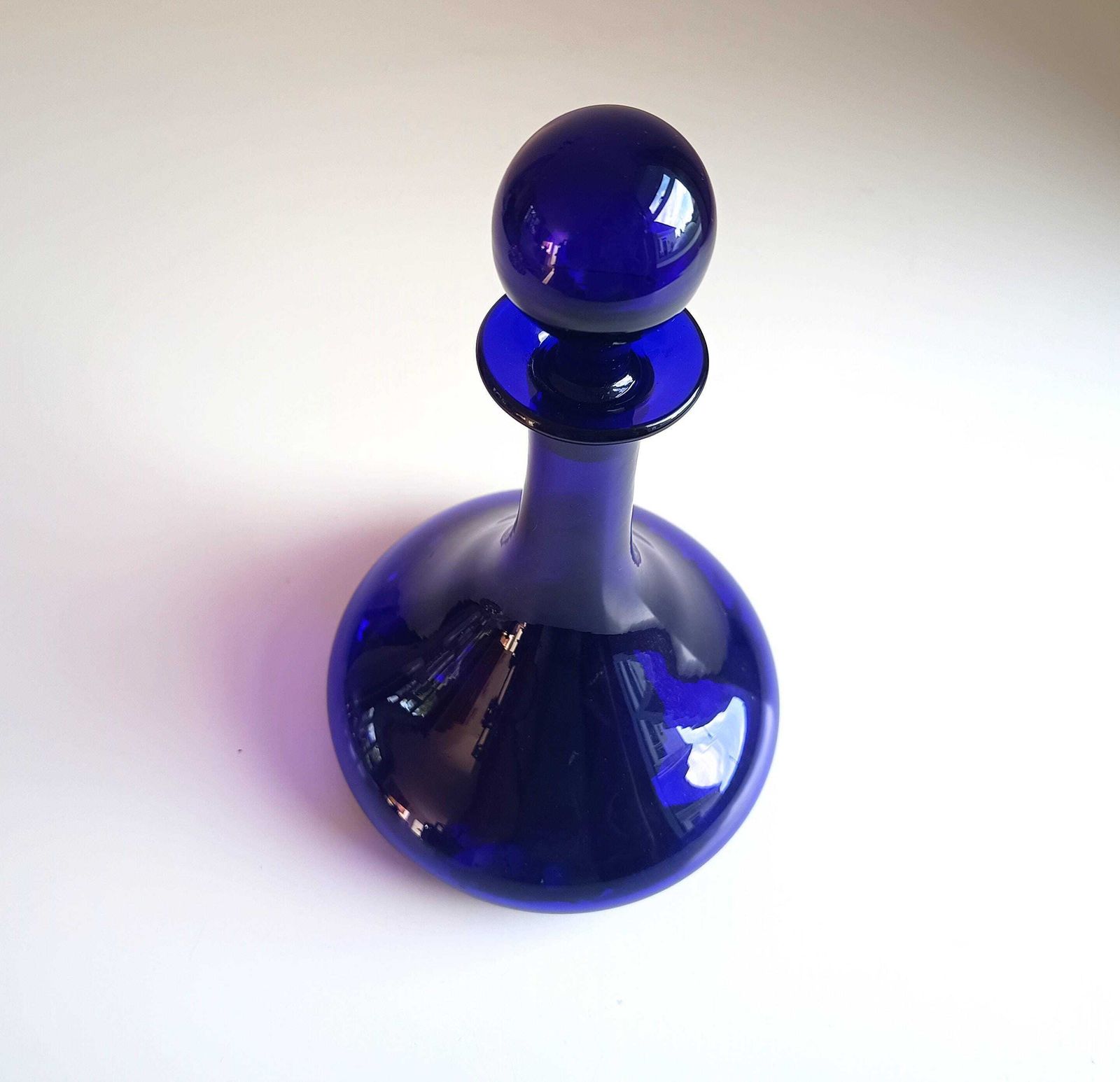 photo vinterior Antique English Bristol Blue Individual Mell Decanter, Ships Spirits Or Gin Bottle / Carafe