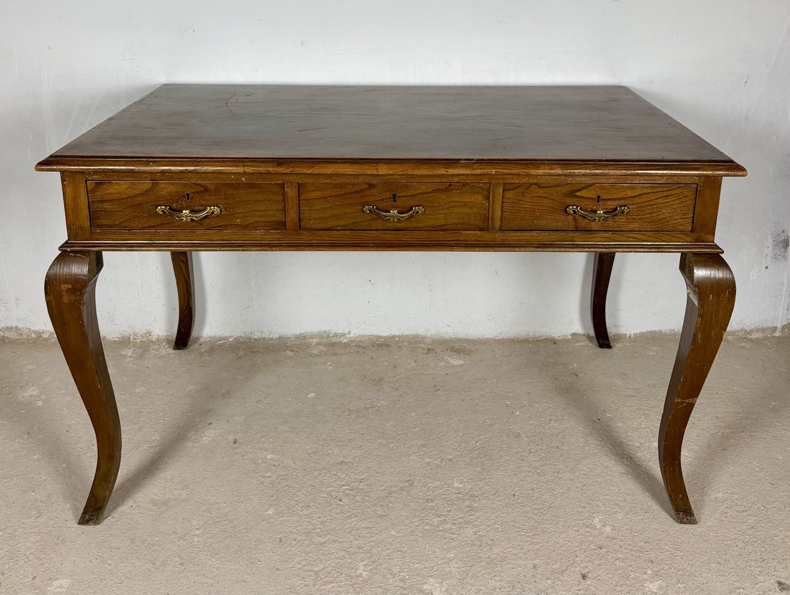 Spaans eiken schrijfbureau met drie lades, midden 20e eeuw photo for sale