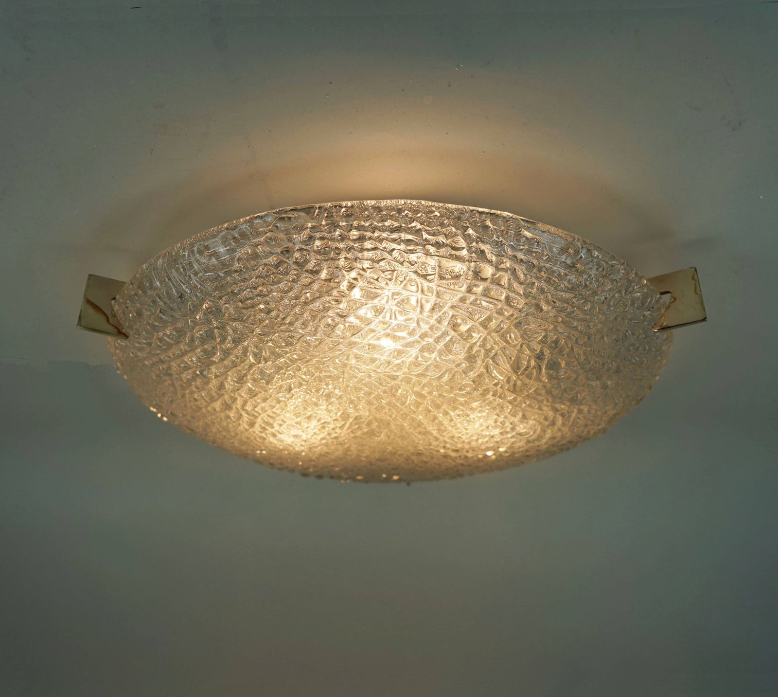 photo vinterior Vintage Kaiser Ice Glass Plafondlamp Opbouw 60/70's Reliëfoppervlak