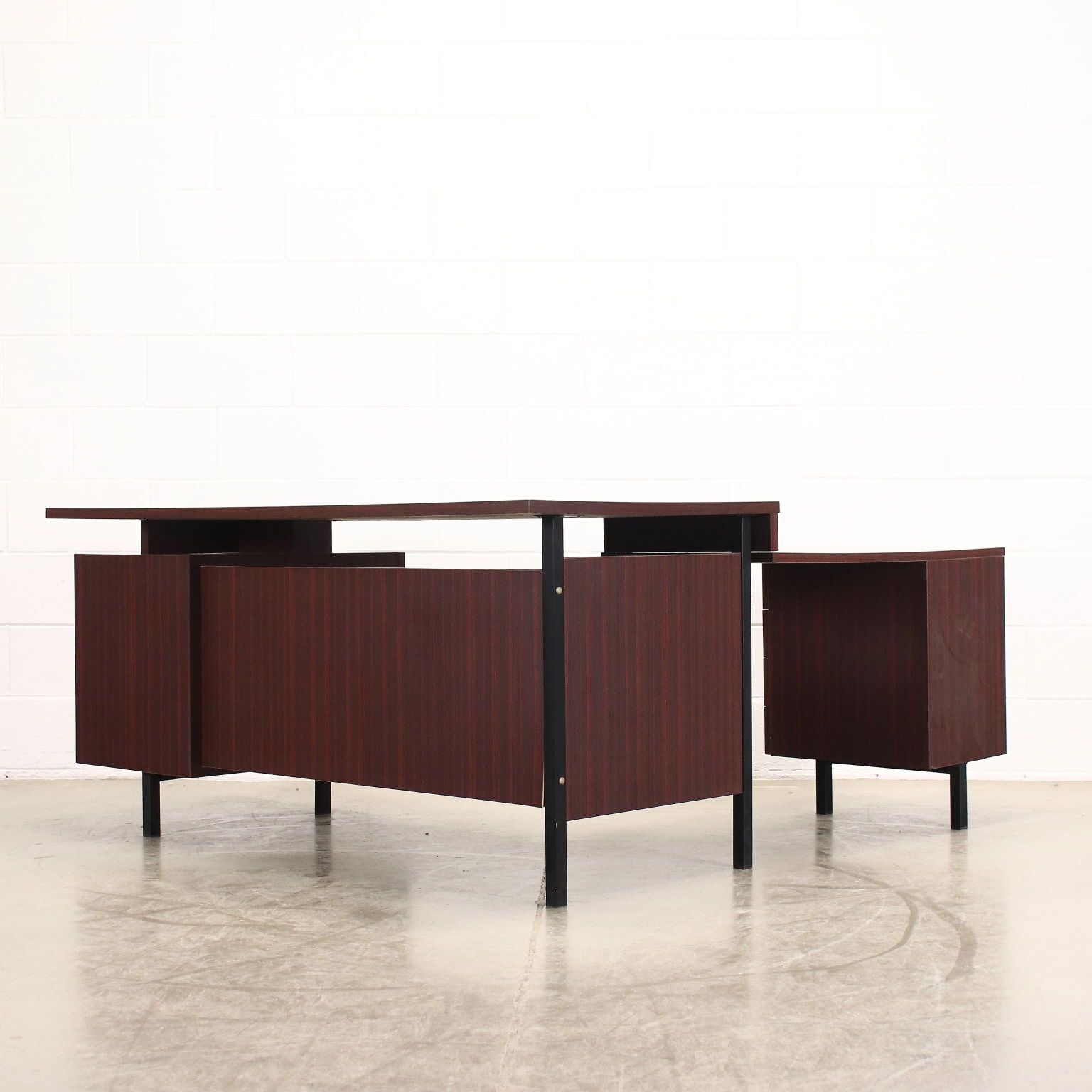 photo for sale Bureau Laminaat Italië jaren 1960
