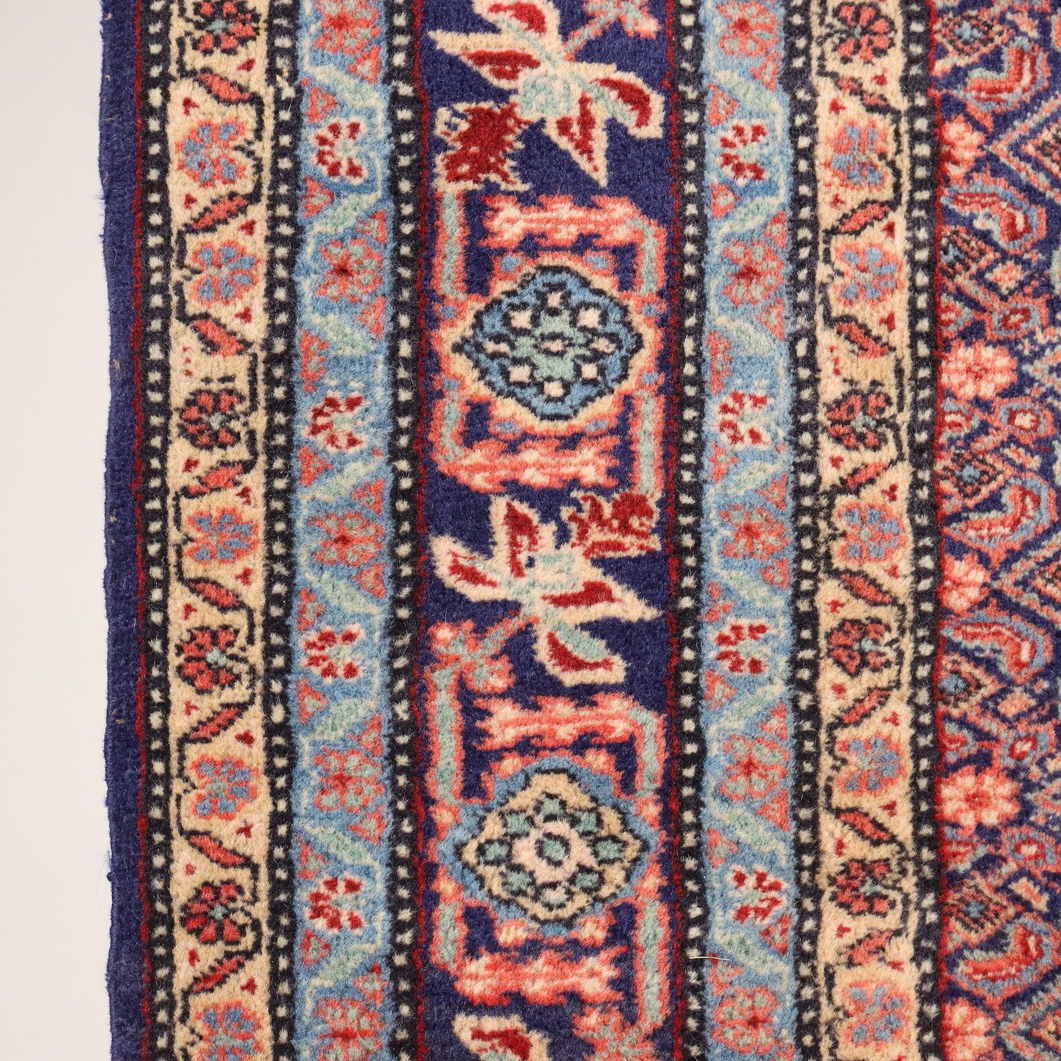 Tapis à boue d'époque en laine et coton, nœuds fins, 110 x 66 in photo vinterior