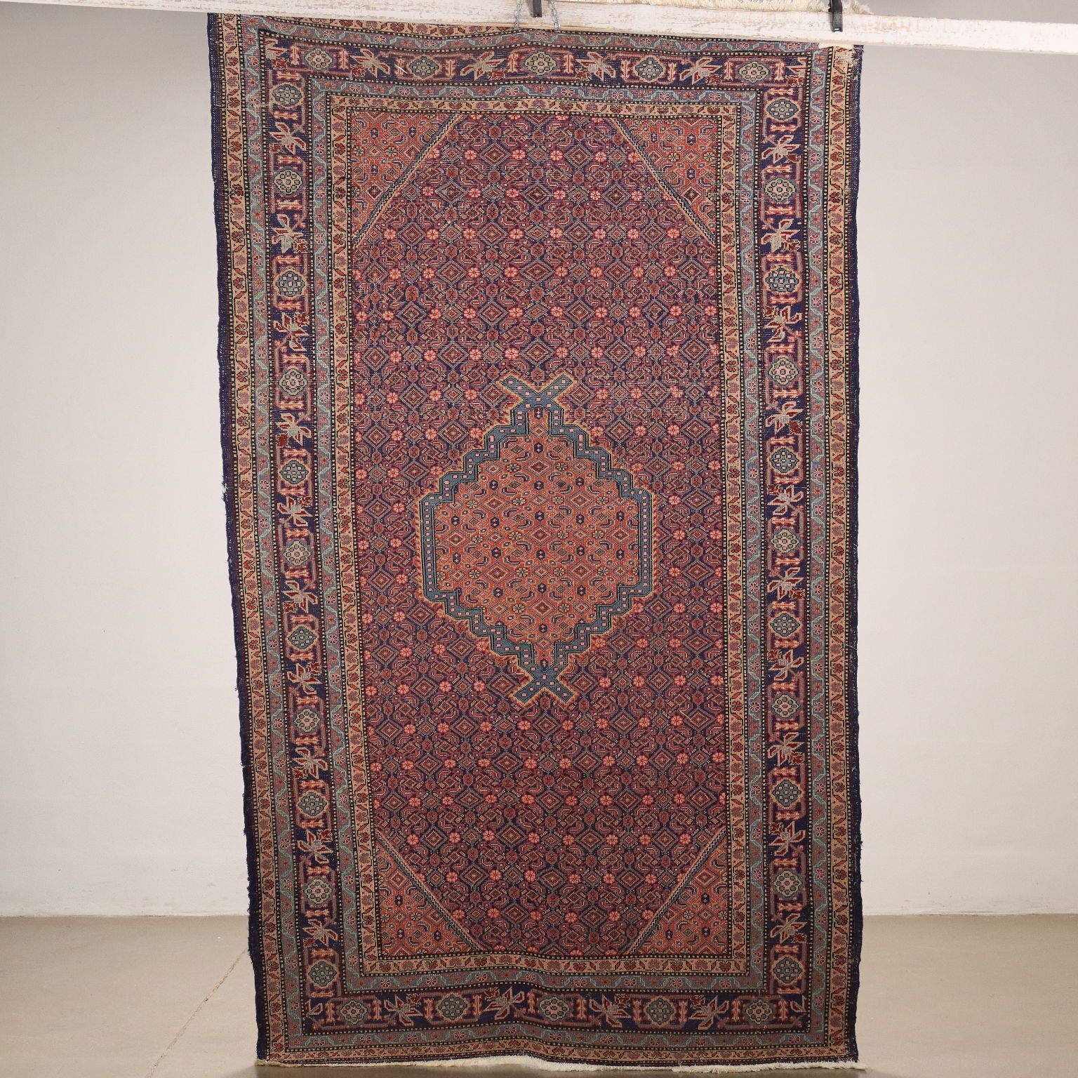 Tapis à boue d'époque en laine et coton, nœuds fins, 110 x 66 in photo buy