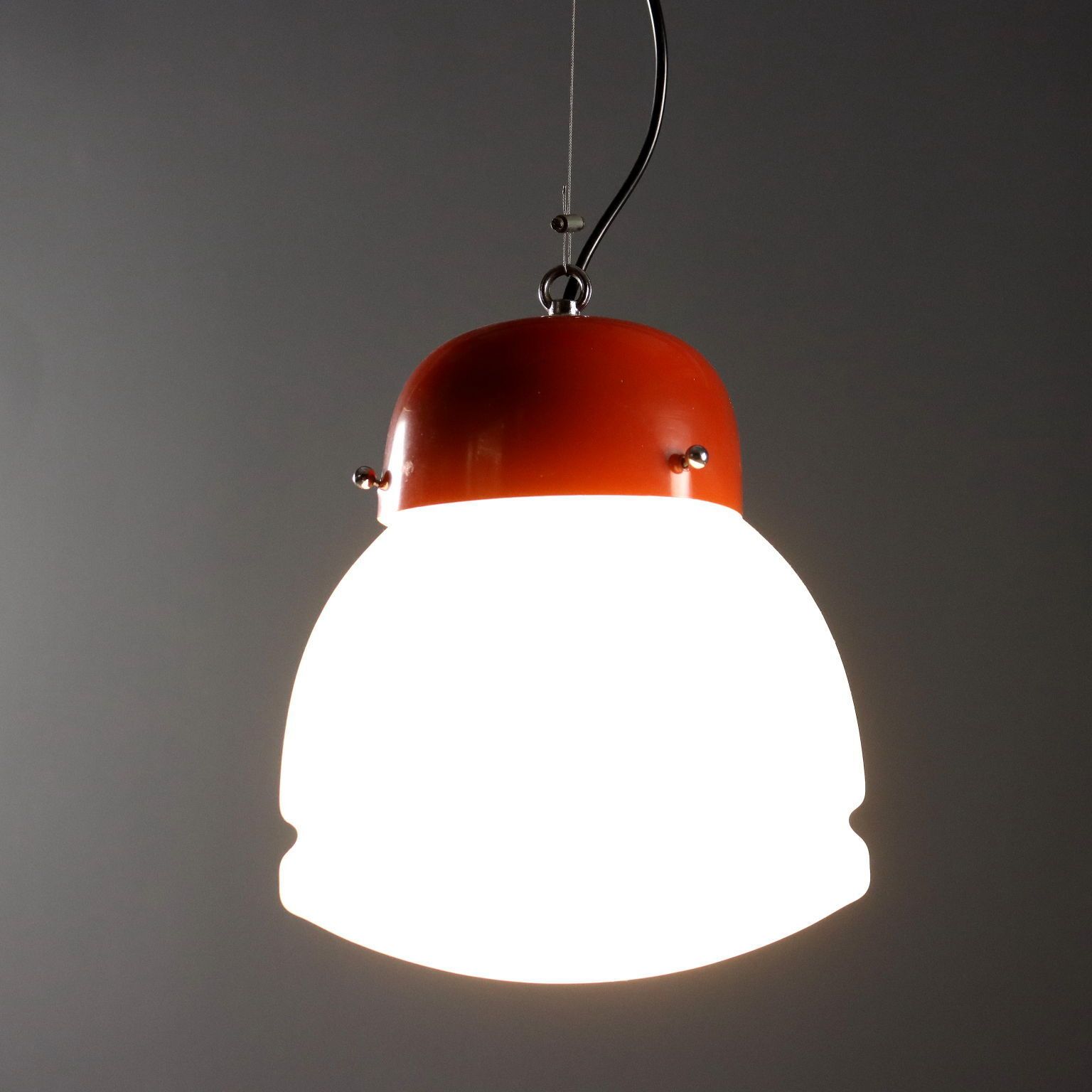 Lampe vintage en aluminium émaillé et verre, années 1960 photo for sale