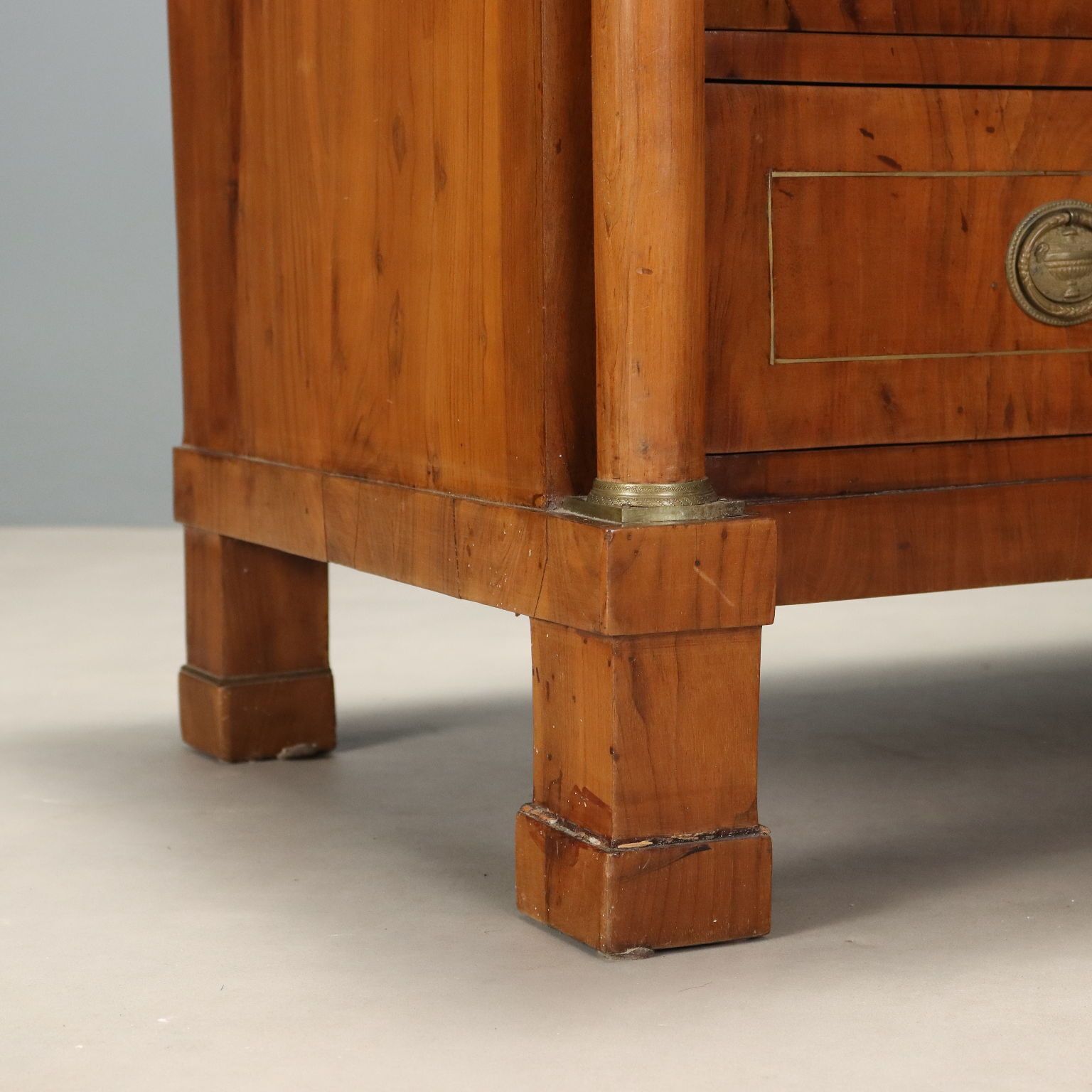photo furniture Empire Walnut Chest Of Drawers With Brass Inlays