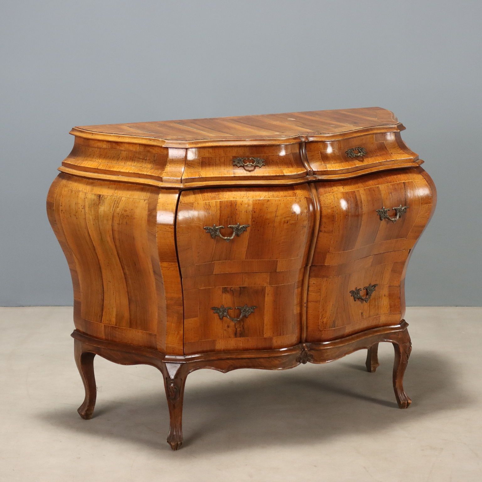Commode de style Chippendale en bois, Italie, XXe siècle