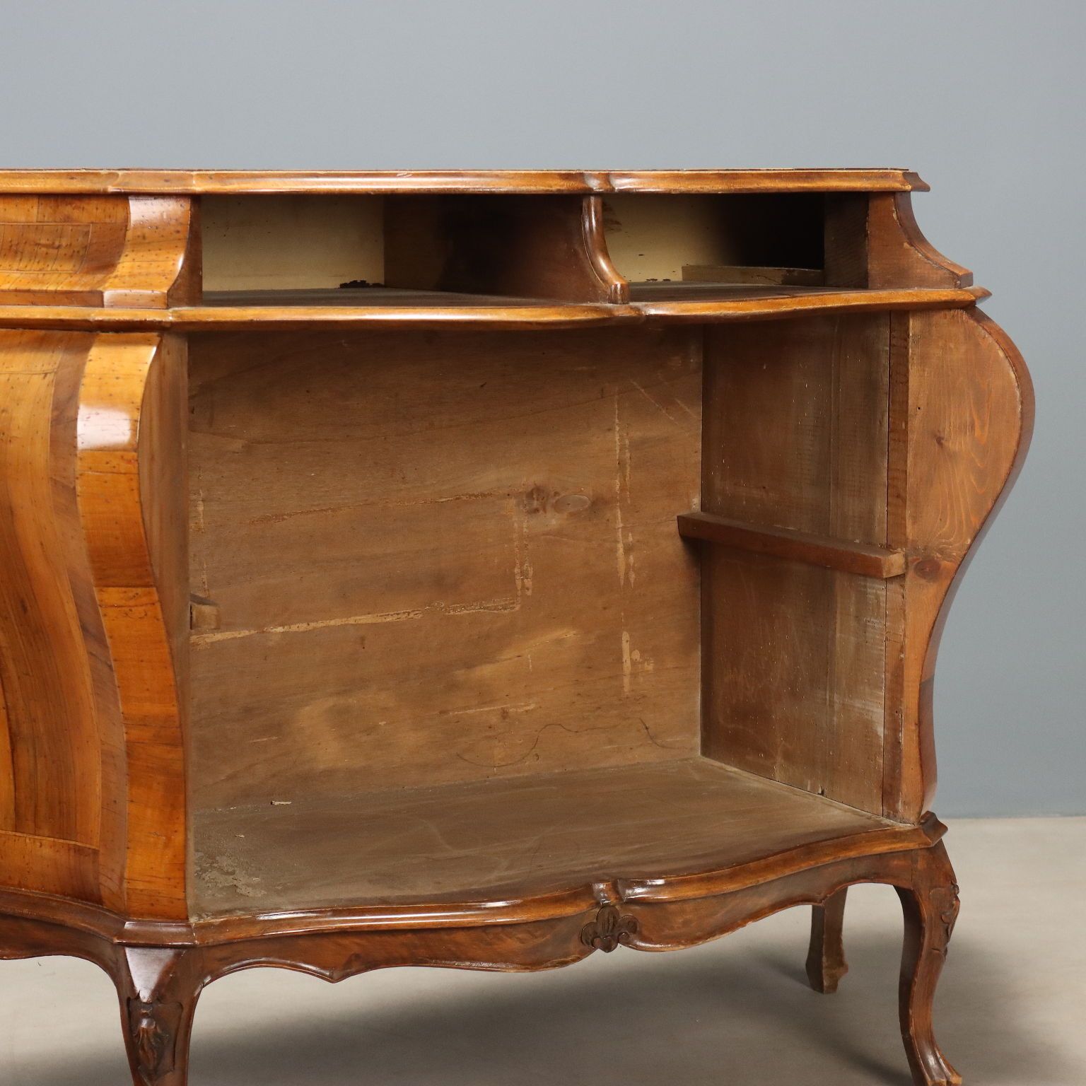 Mobilier Commode de style Chippendale en bois, Italie, XXe siècle photo