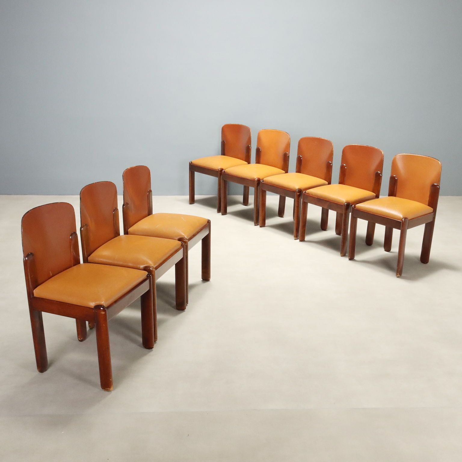 Ensemble de huit chaises par Silvio Coppola pour Bernini