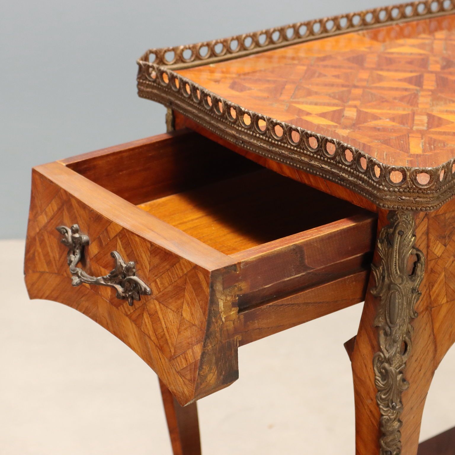 Small Antique Table Napoleon III Bois De Rose Italy XX Century photo 560.0