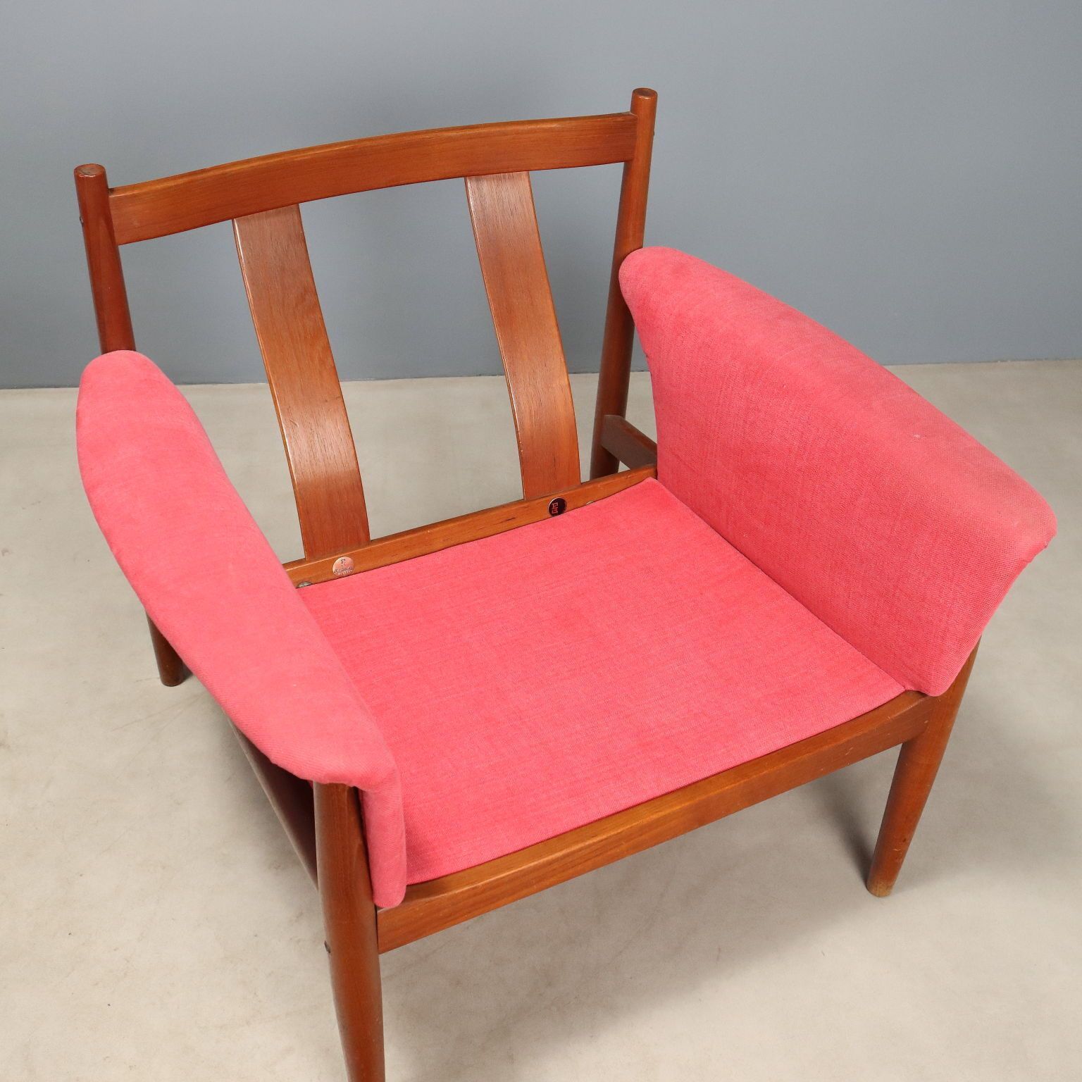 photo furniture Fauteuils France & Son modèle 118 par Grete Jalk, Danemark, années 1960