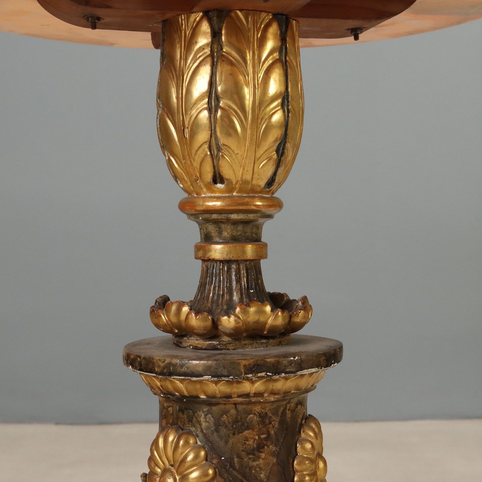 Petites tables d'époque en albâtre et bois sculpté, Italie, XIXe siècle photo Mobilier
