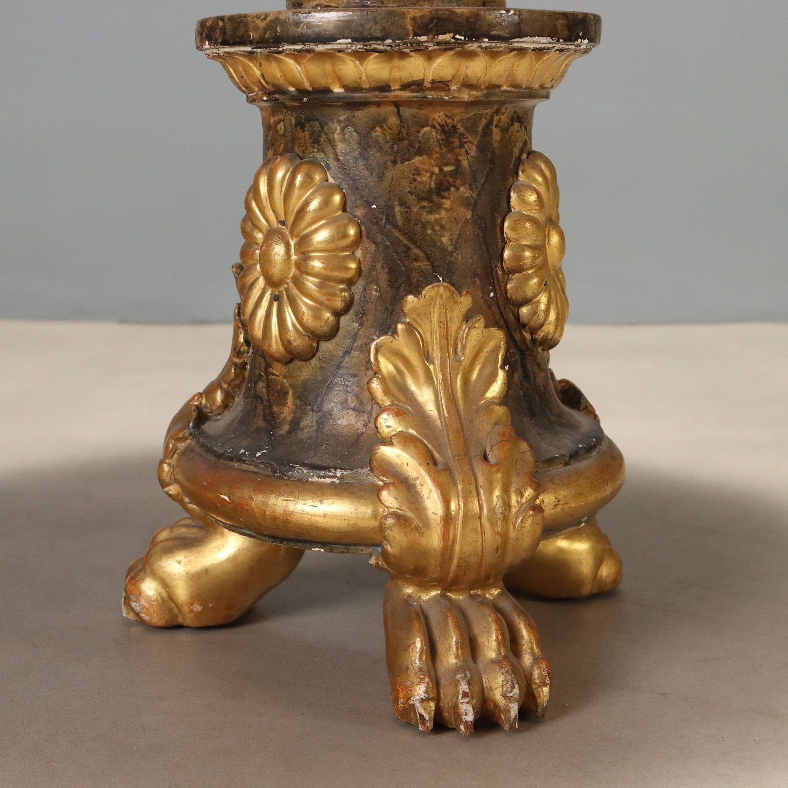 Petites tables d'époque en albâtre et bois sculpté, Italie, XIXe siècle photo 670.0