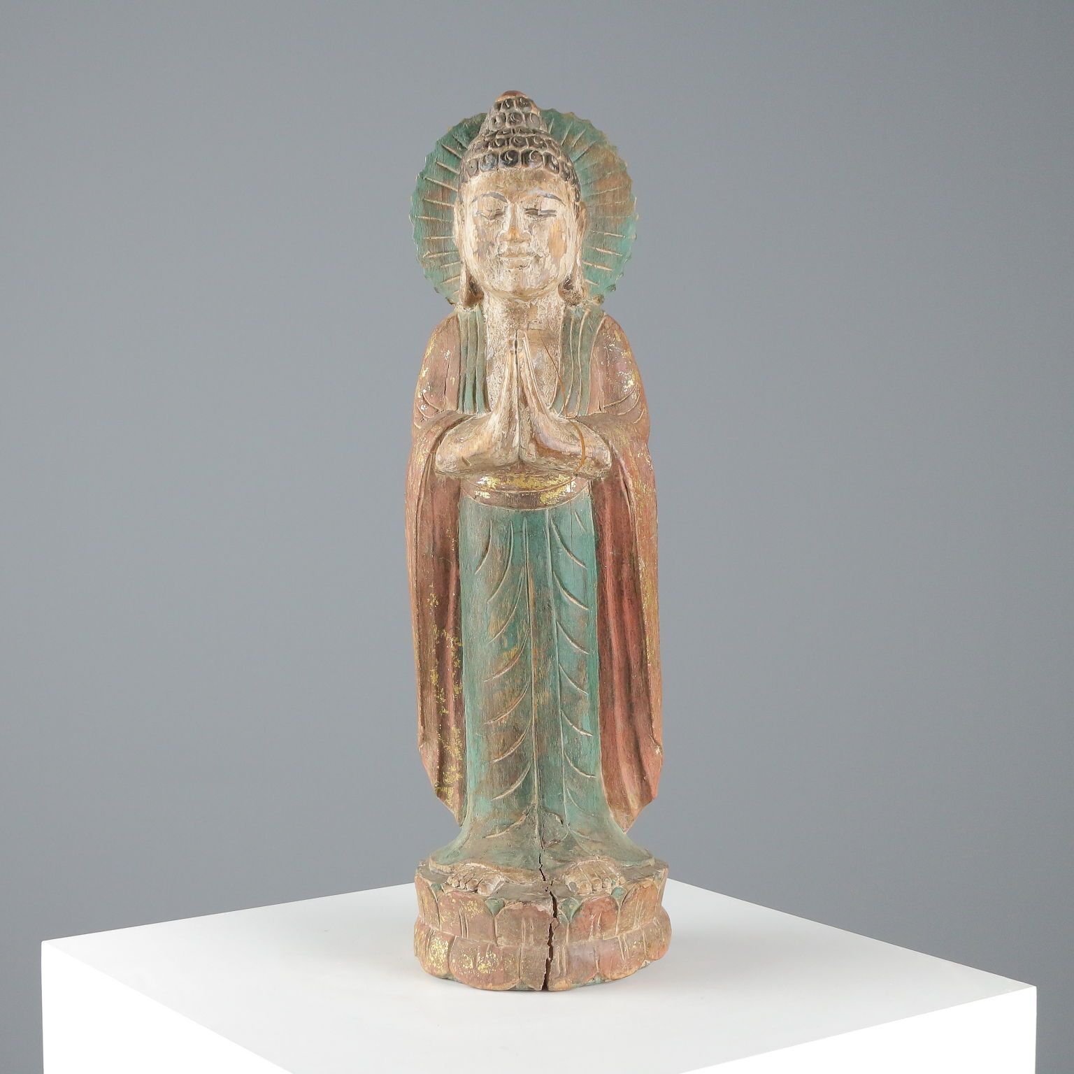 Sculpture de Bouddha en bois sculpté
