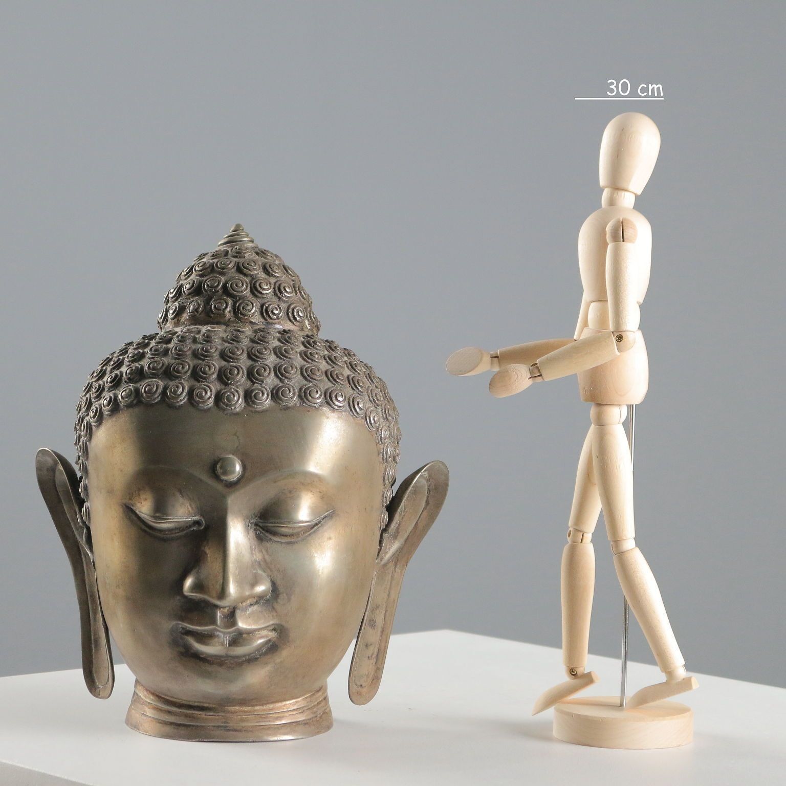 Antiek boeddhahoofdje in brons, Thailand, 20e eeuw photo furniture