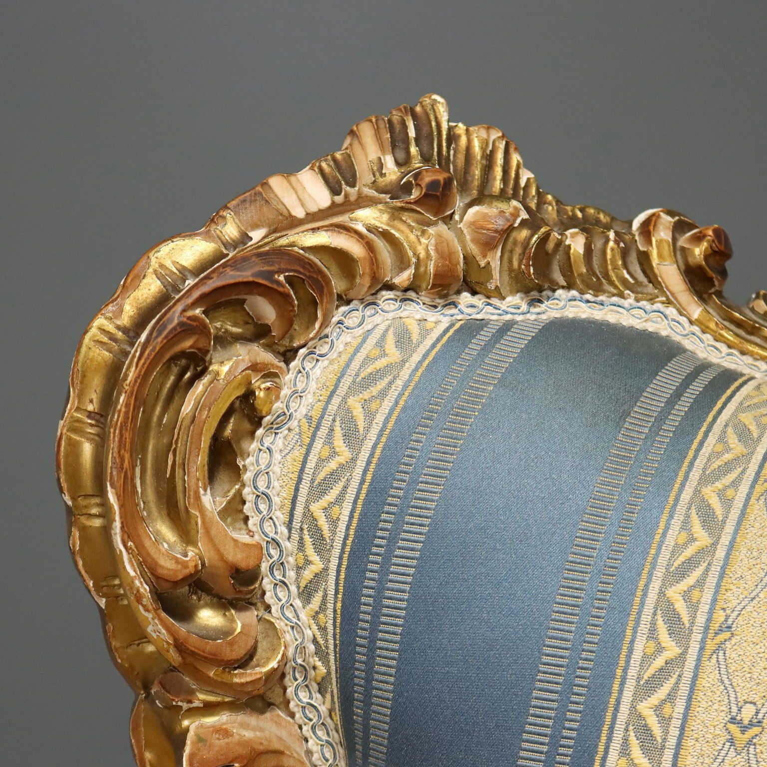 Fauteuils d'époque de style baroque, bois sculpté, XXe siècle photo vintage