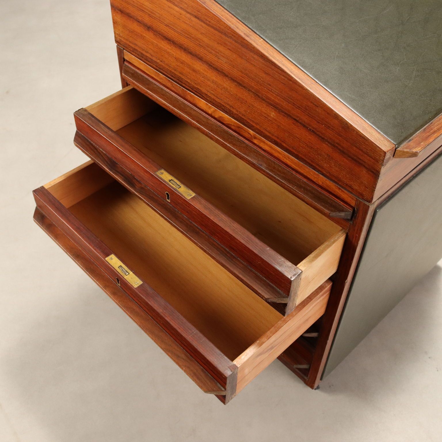 Ladekast met bureau, jaren 1960 photo buy
