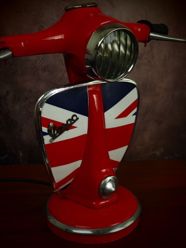Vintage Vespa Scooter Tafellamp, Union Jack Design, Stijl Met Lamp Inbegrepen, 33 cm Hoog photo furniture