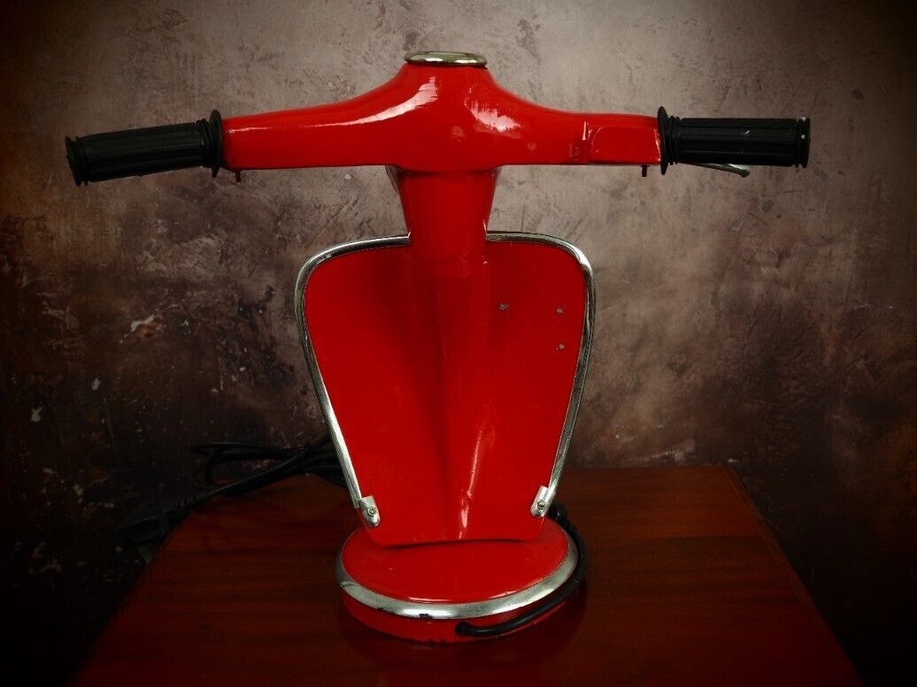 Vintage Vespa Scooter Tafellamp, Union Jack Design, Stijl Met Lamp Inbegrepen, 33 cm Hoog photo 302.0