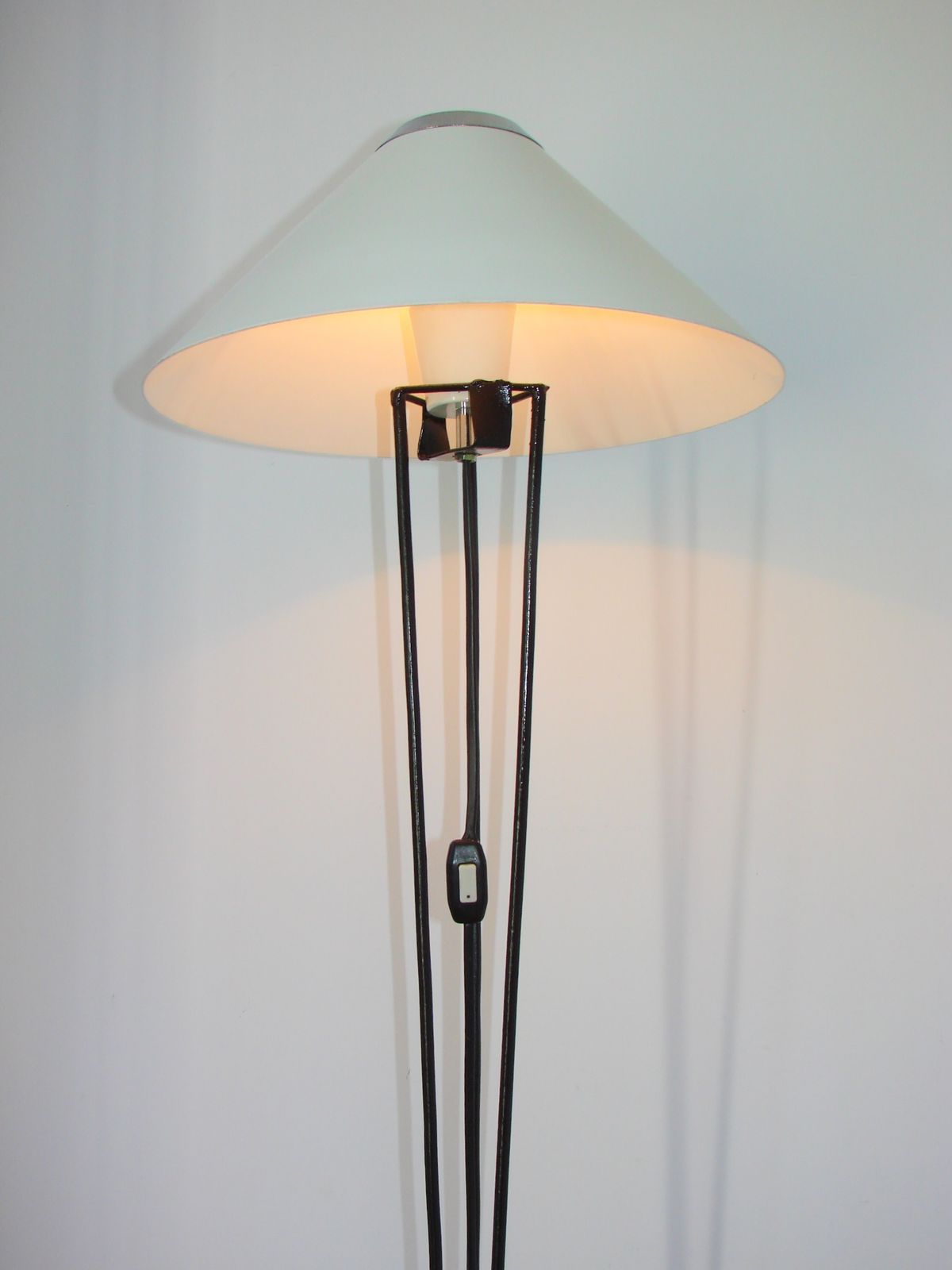 Vintage vloerlamp, Polen, jaren 1970. photo vintage