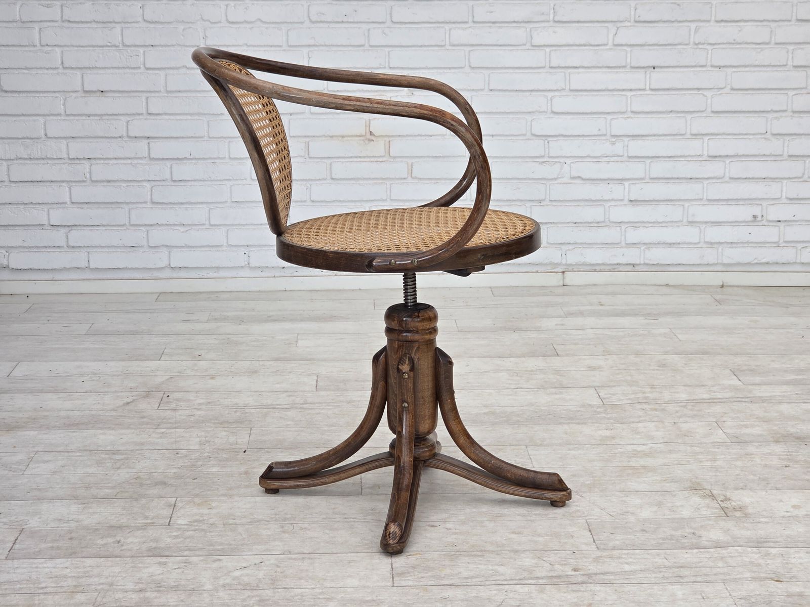 Furniture 1950s, Swivel Armchair, Bent Wood, Furniture Mesh. photo
