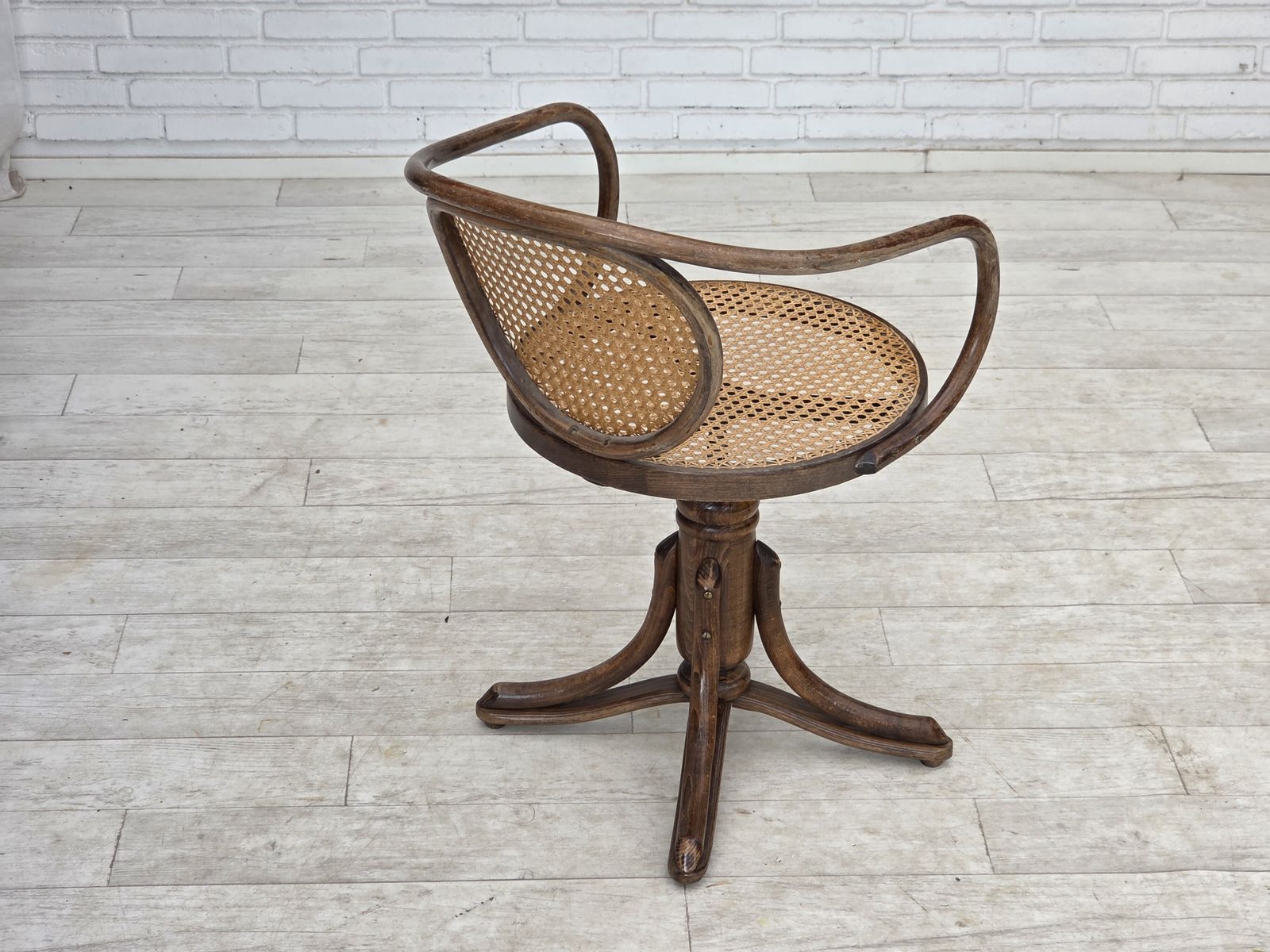 850.0 1950s, Swivel Armchair, Bent Wood, Furniture Mesh. photo
