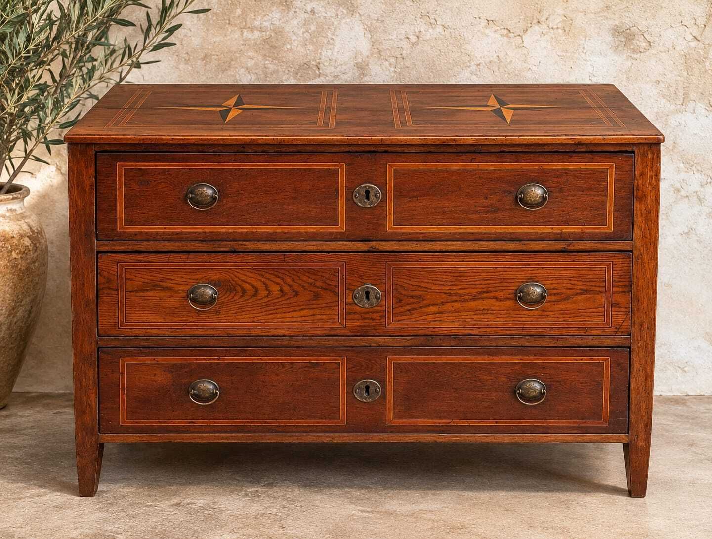 Commode allemande du XVIIIe siècle photo furniture