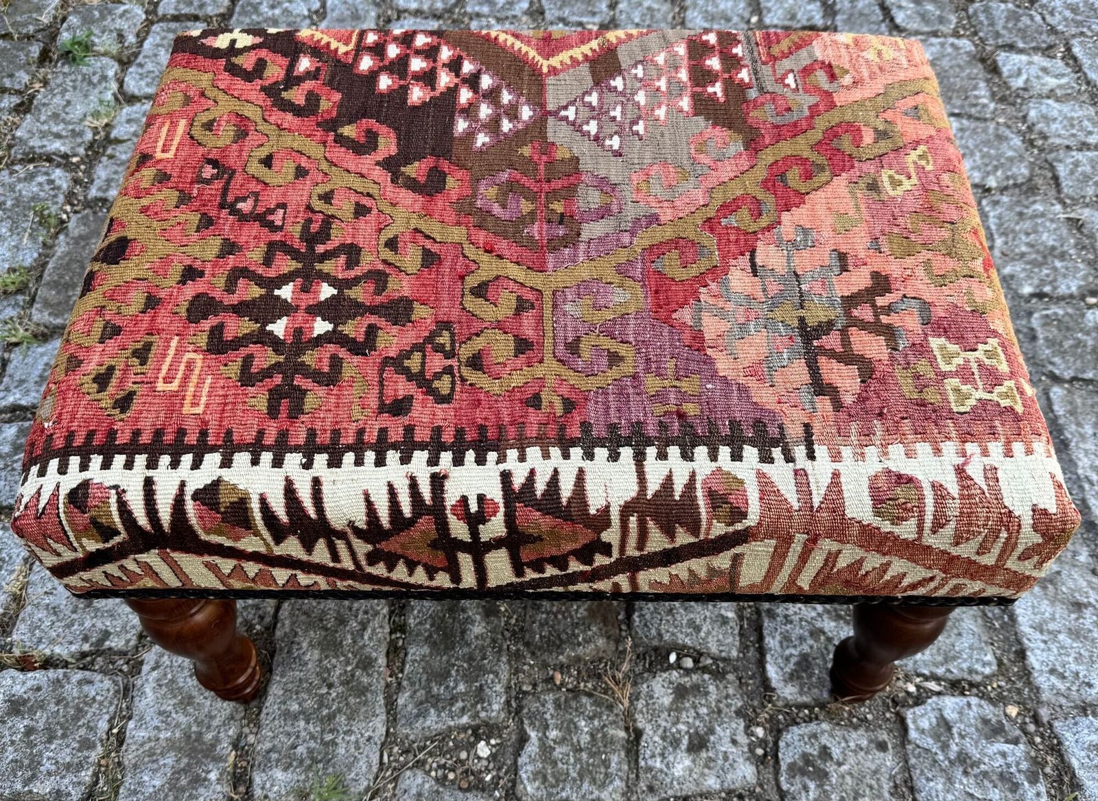 Kilim Beklede Kruk 0,63m x 0,47m x H0,39m photo for sale