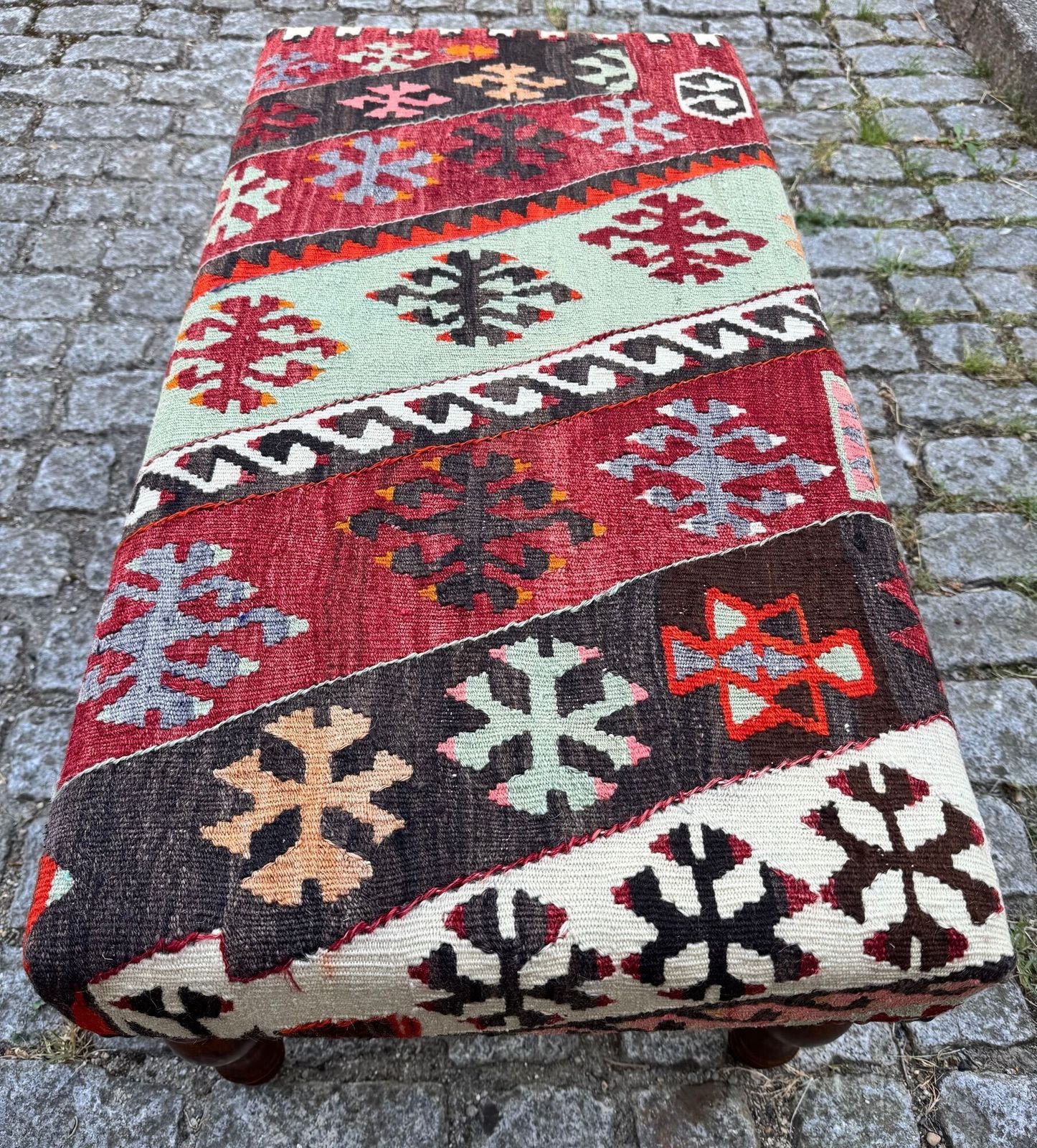 Kilim Beklede Kruk 0,91m x 0,48m x H0,39m photo Meubels