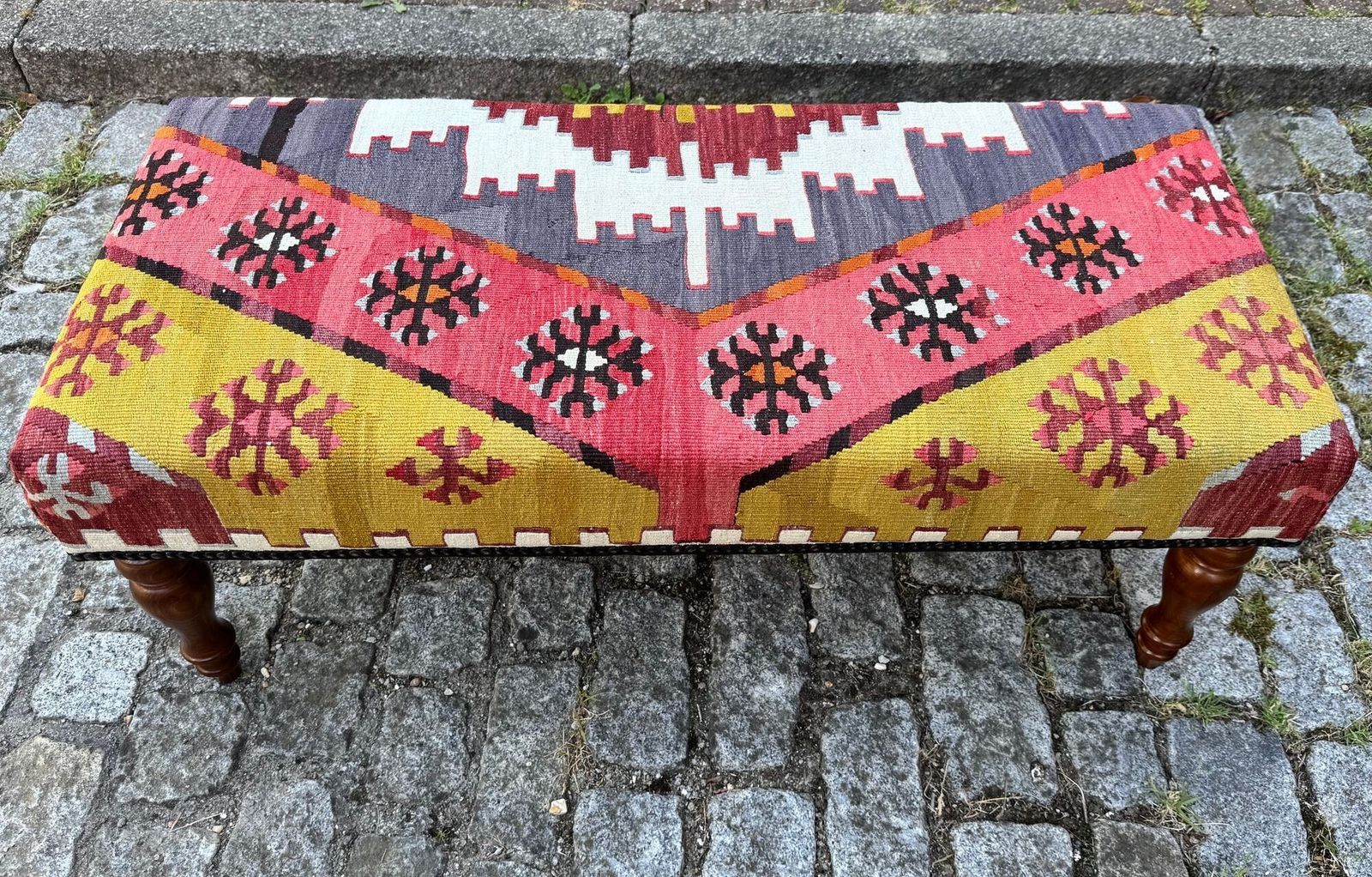 Kilim Beklede Kruk 1,03m X 0,47m X H0,40m photo for sale