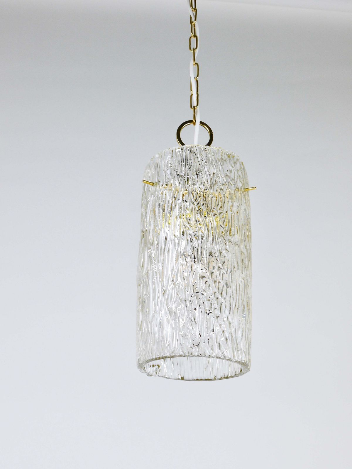 J.T. Kalmar Vienna Mid-Century Getextureerd Glas Buis Messing Hanglamp, Oostenrijk photo furniture
