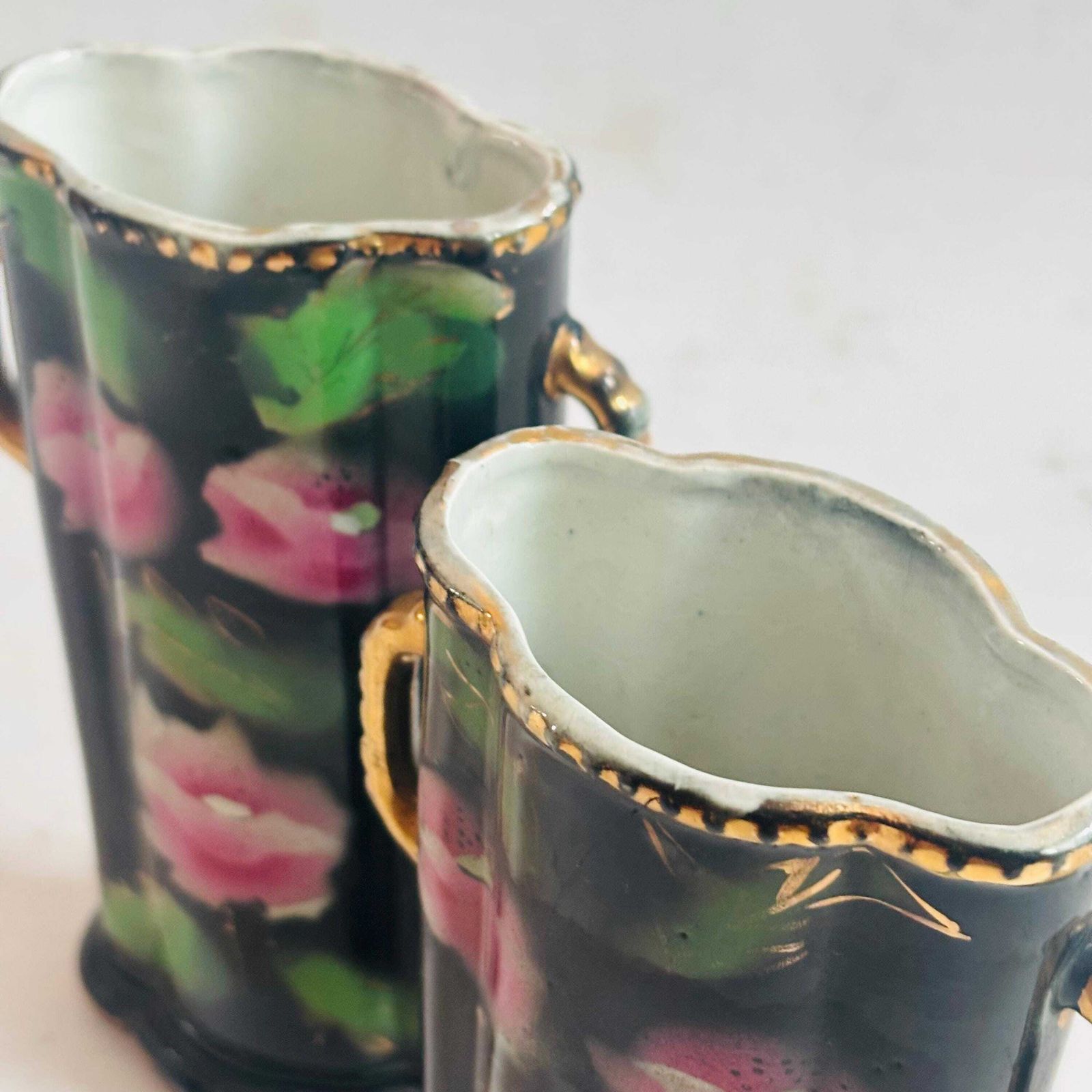 photo for sale Antiek paar Winterton Ware zwarte bloemen spillvazen ca. 1920