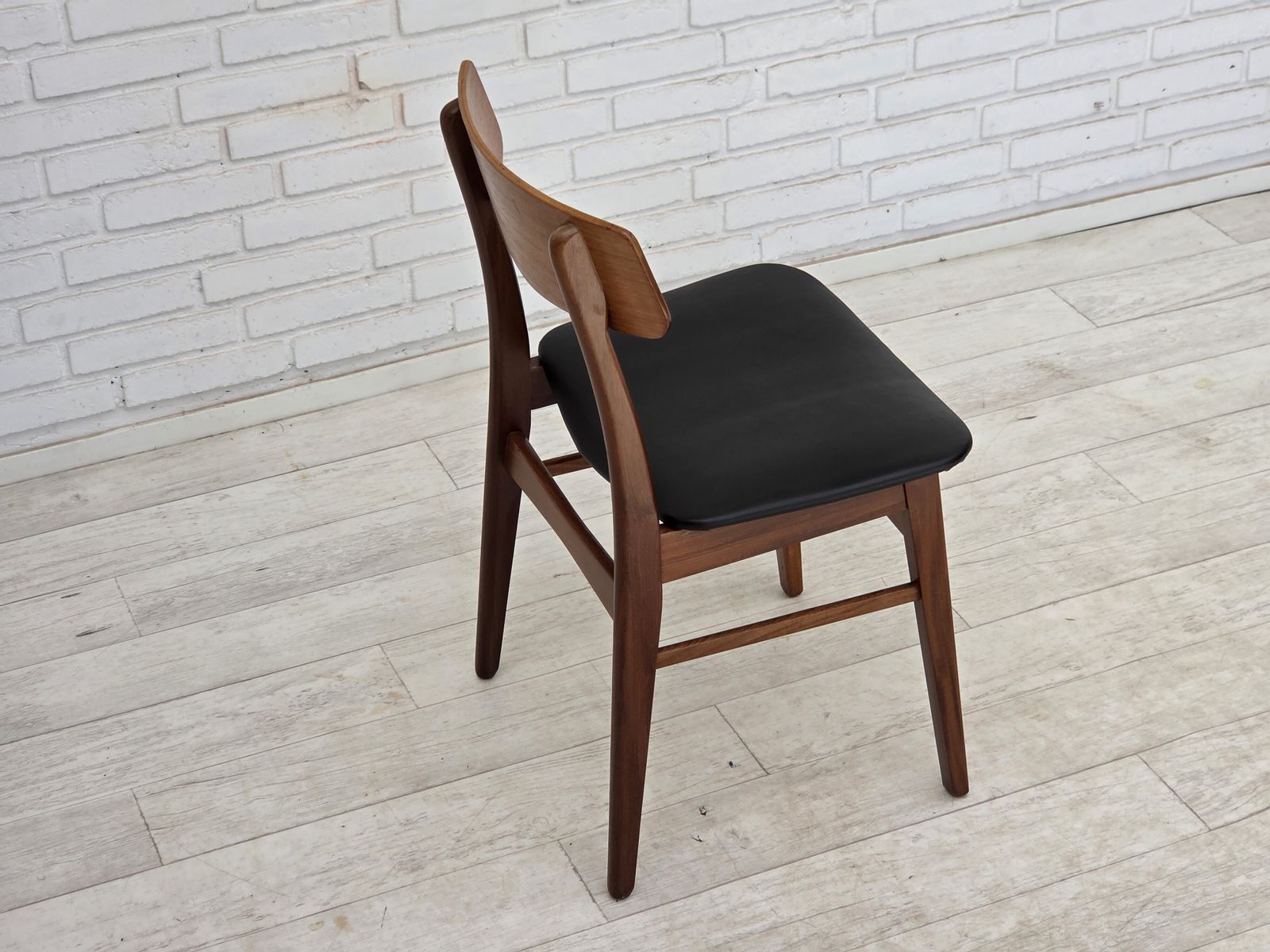 photo for sale 1970s, Set Of 4 Danish Dining Chairs By Findahl Møbelfabrik, Teak Wood.