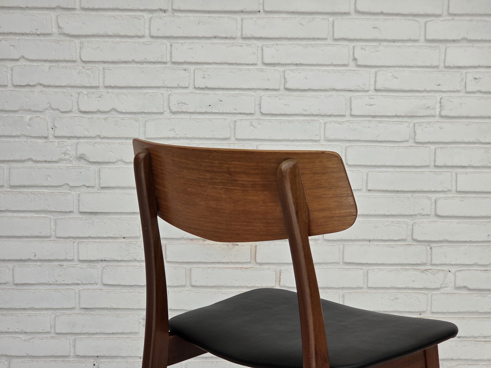 Furniture 1970s, Set Of 4 Danish Dining Chairs By Findahl Møbelfabrik, Teak Wood. photo