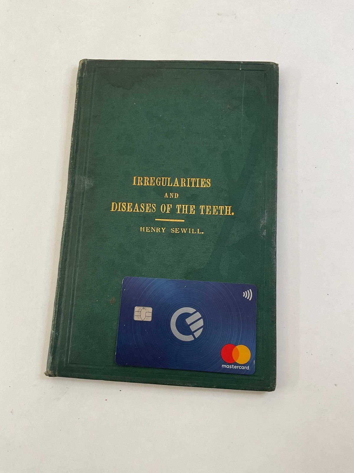 Antiek tandheelkundig boek uit 1870: Irregularities And Diseases Of The Teeth door Henry Sewill, Victoriaanse medische geschiedenis en tandheelkundige curiosa photo for sale