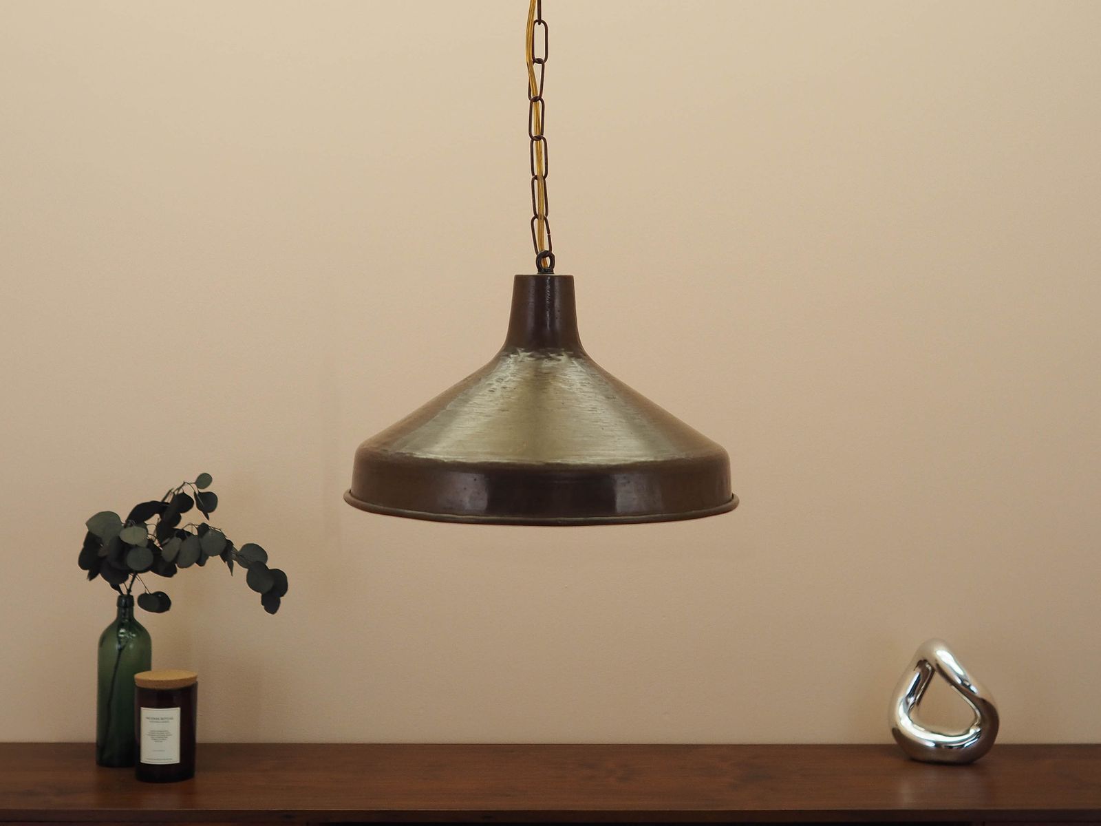Deense Messing Hanglamp, Industriële Kap Met Scandinavisch Design, jaren 1960 photo furniture